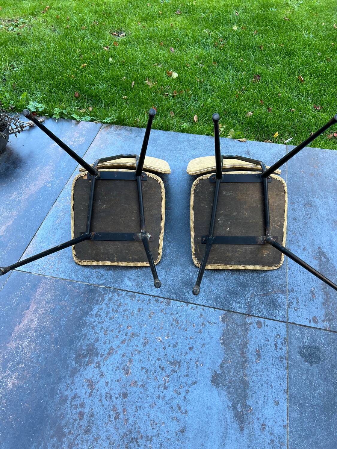 2 chairs and 2 vintage stools from the 60s-70s