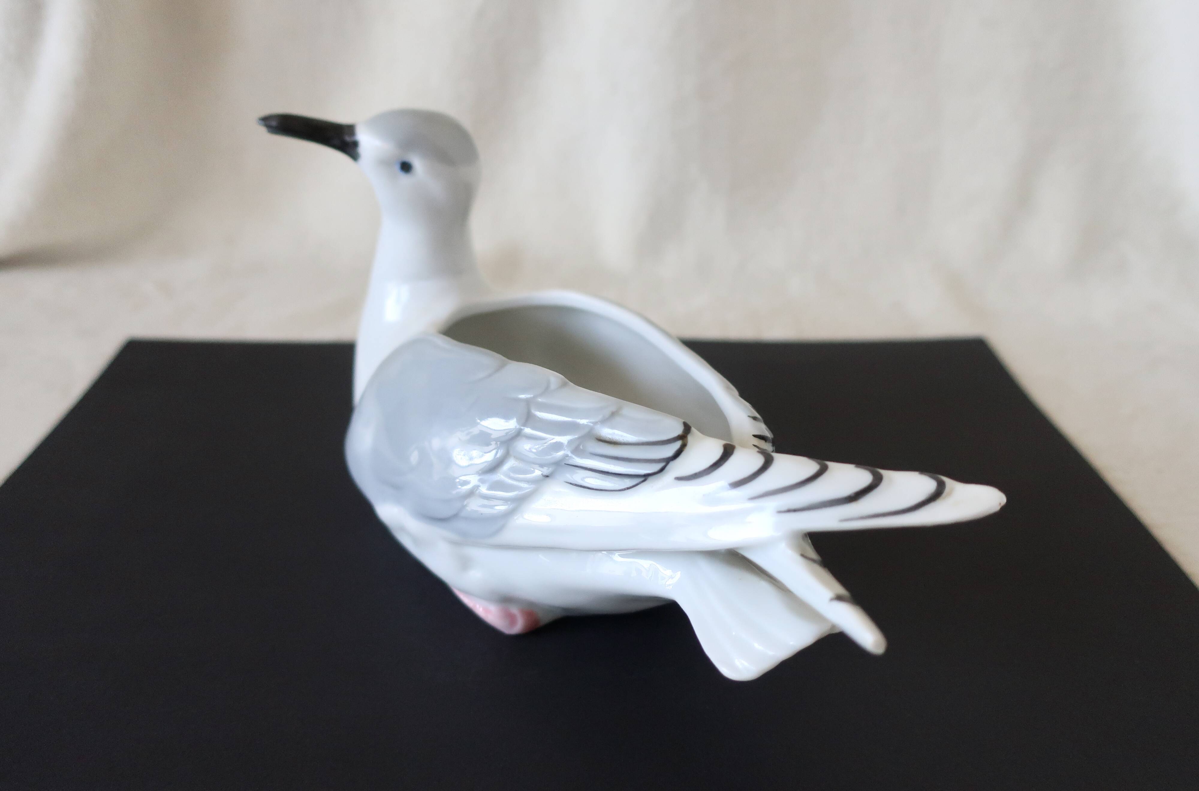 German Porcelain Seagull, 1930s Pocket Tray, Very Good Condition.