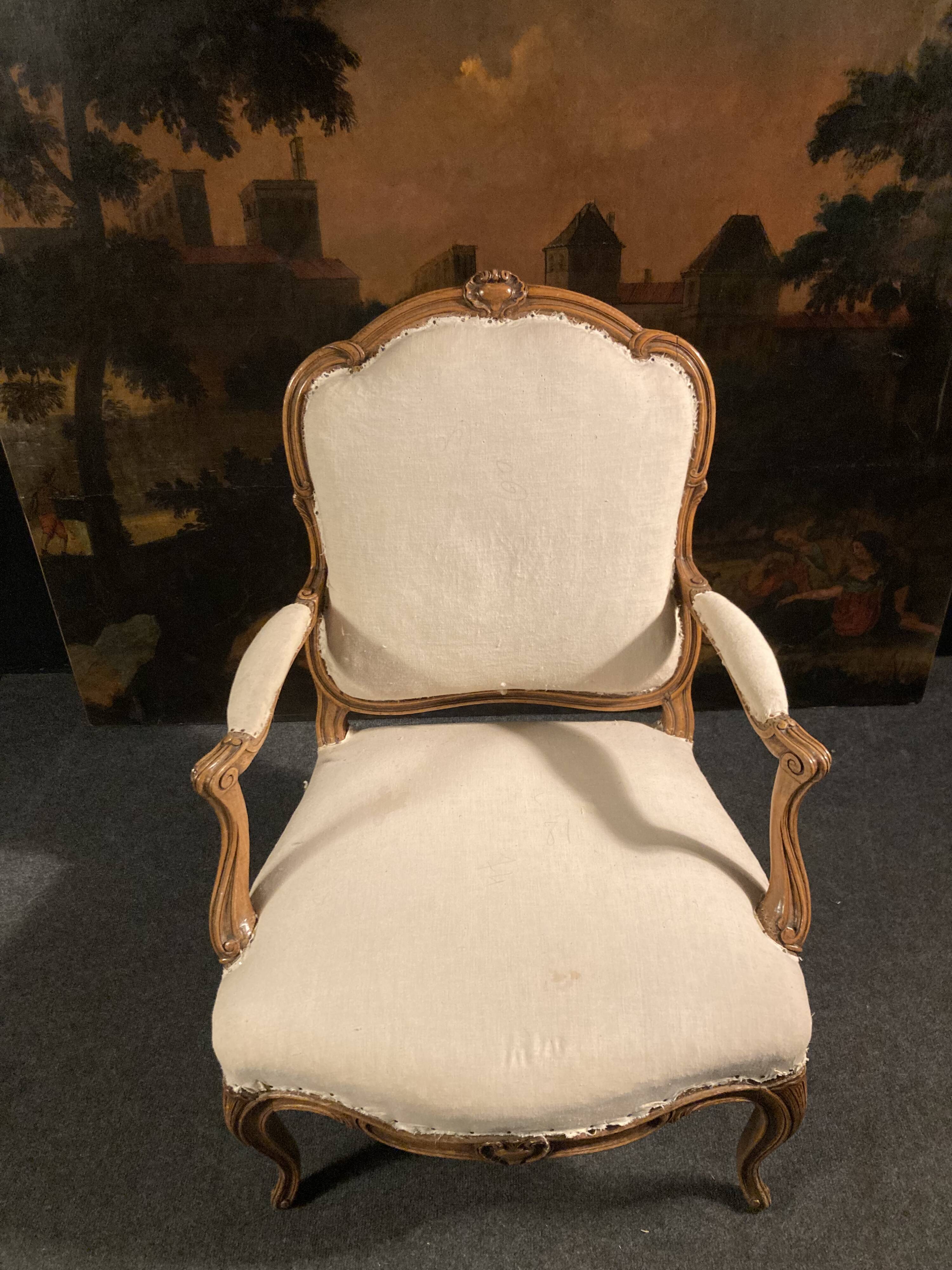 Pair of Queen armchairs