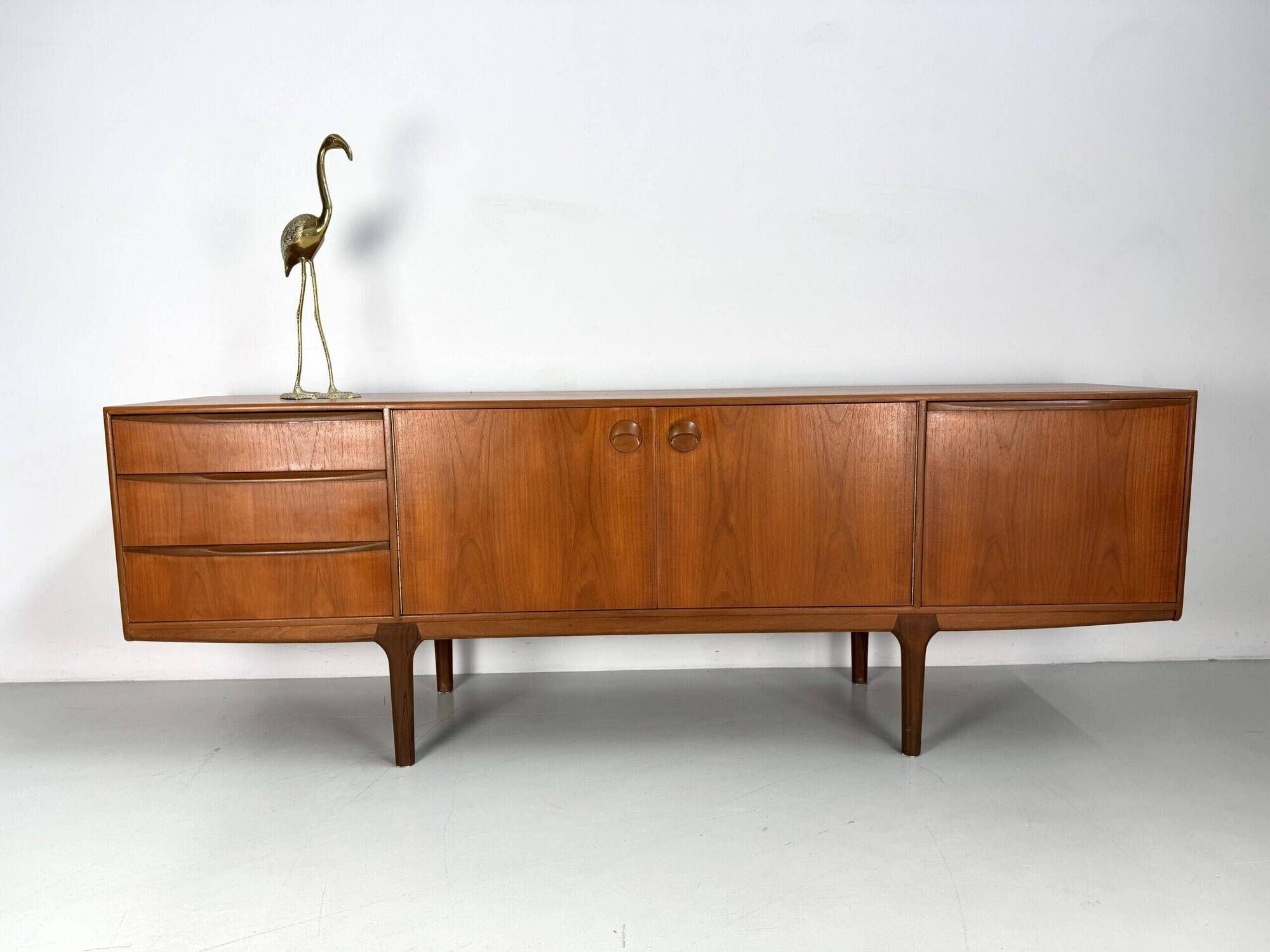 Vintage sideboard McIntosh "Torpedo"