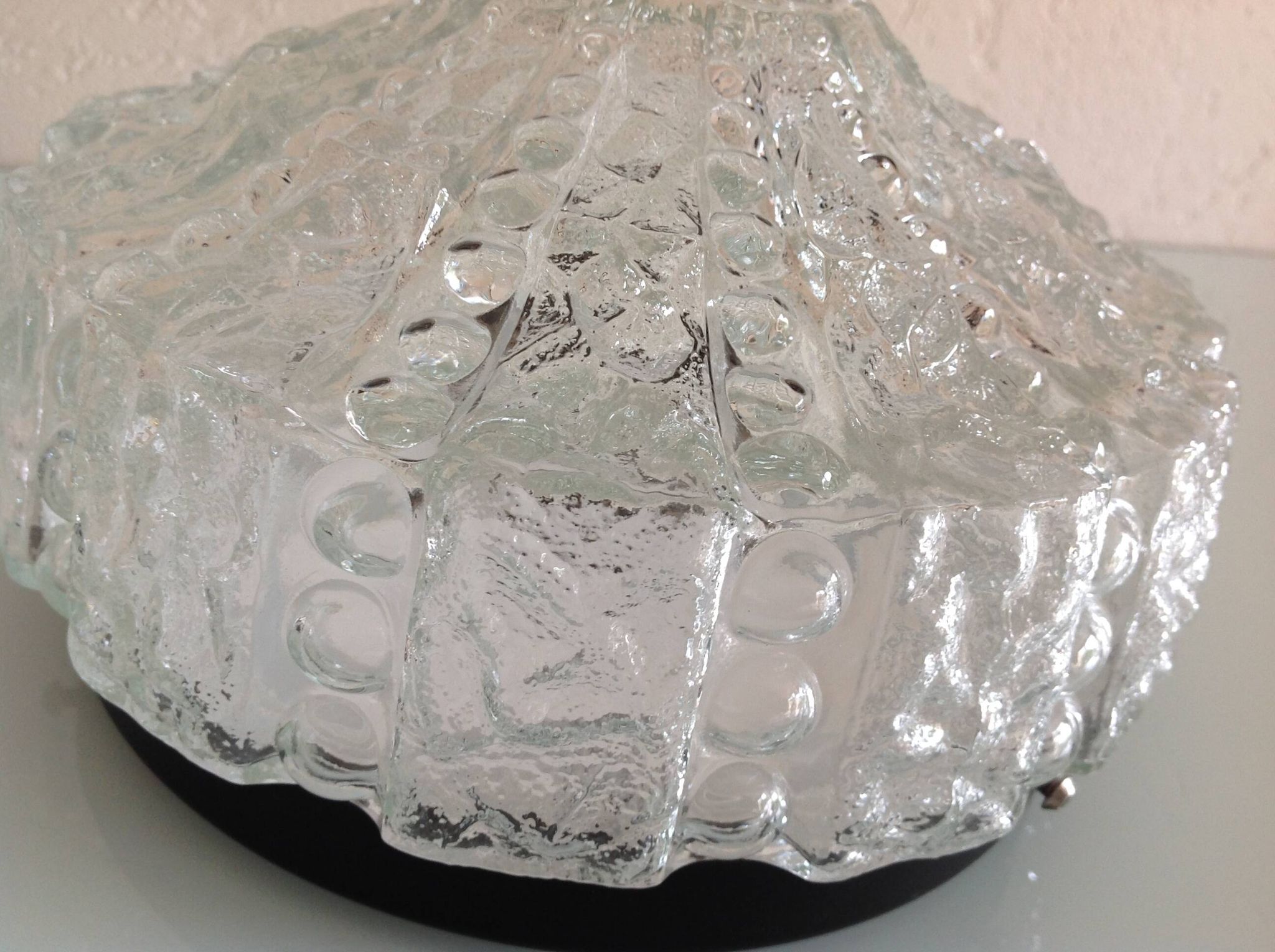 Plafonnier rond en verre bullé  / vintage années 60-70