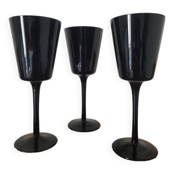 Set of 3 black crystal wine glasses