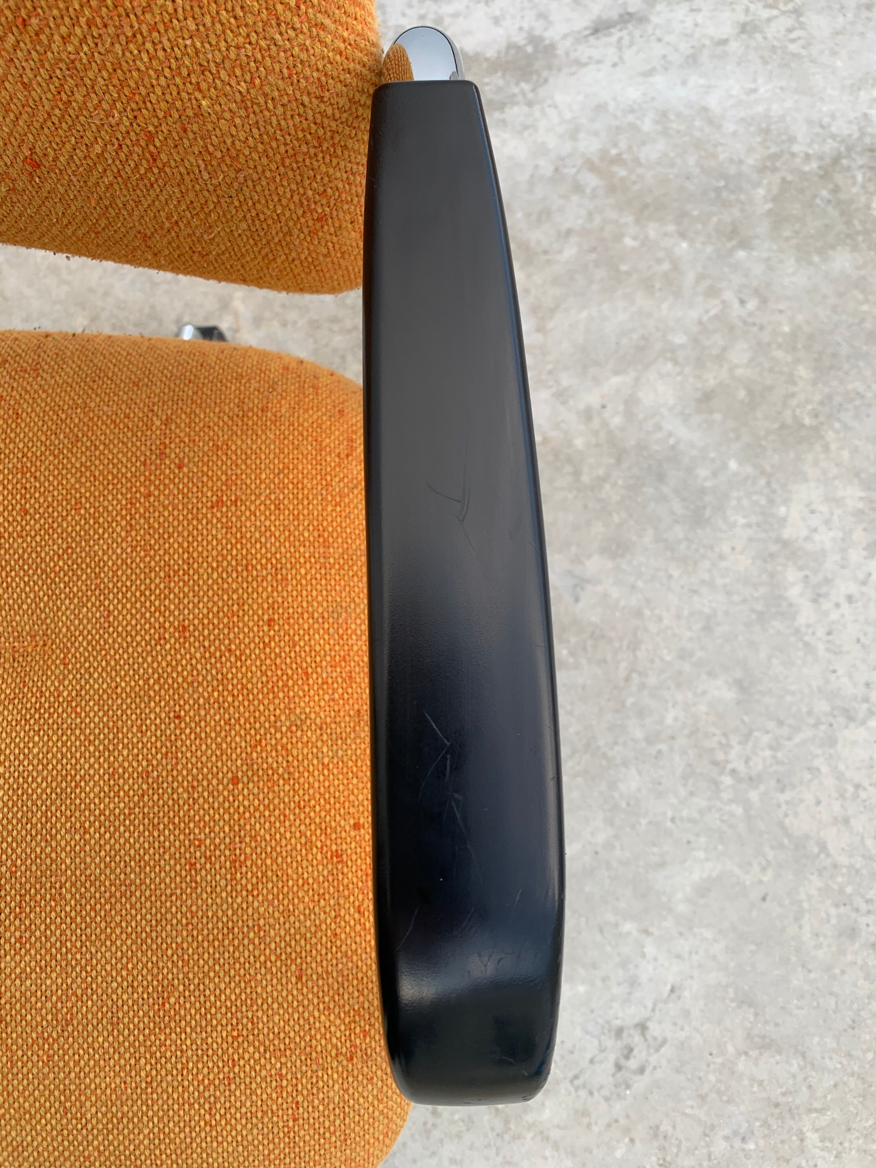 1980 Strafor desk chair adjustable, swivel and on wheels