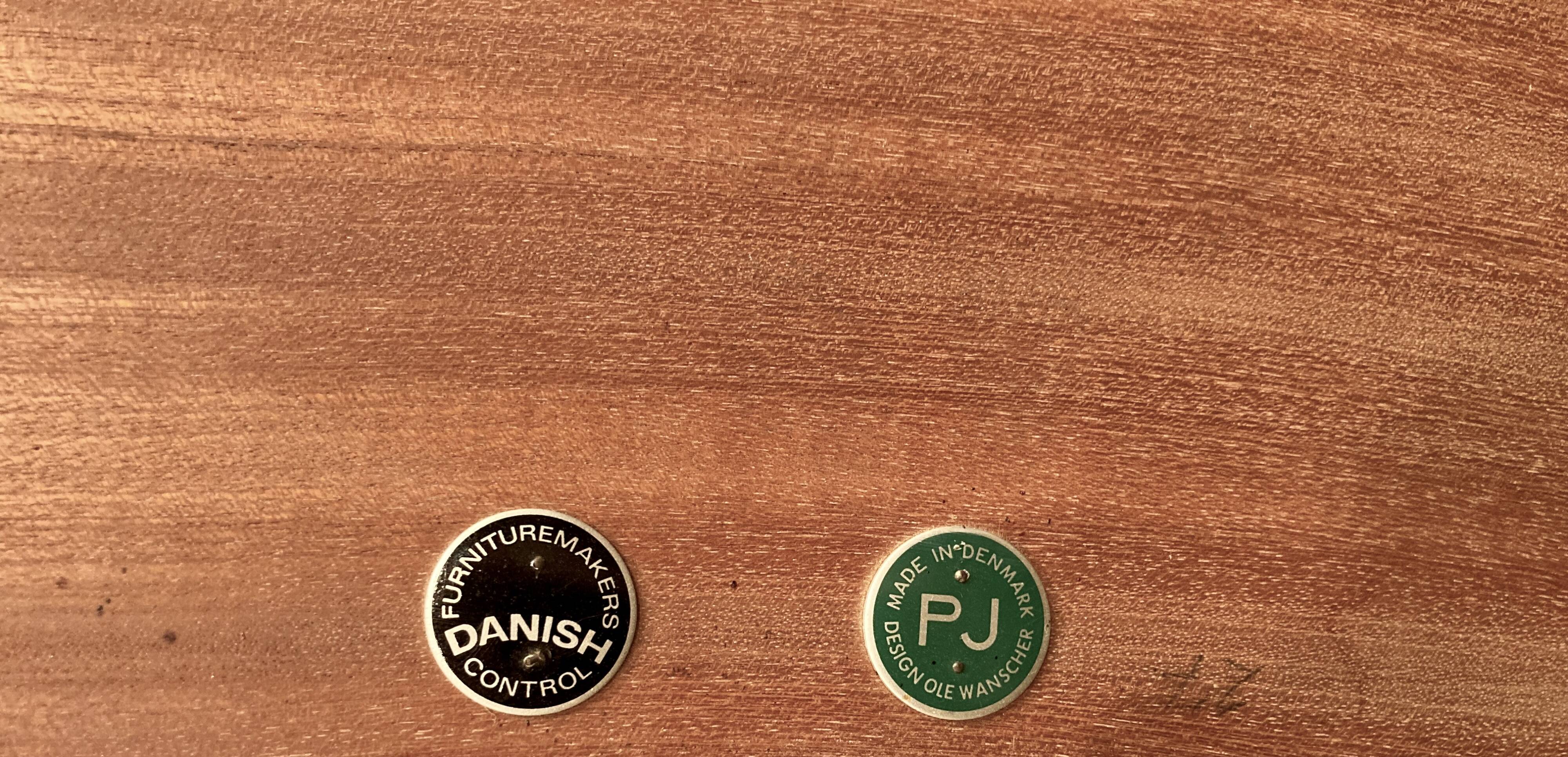 Rosewood high table Scandinavian design "Ole Wanscher" 1950.