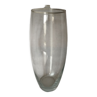 Clear glass vase