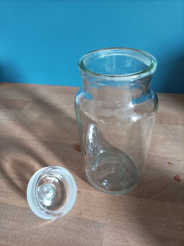 Cotton jar glass Ravenhead with cap