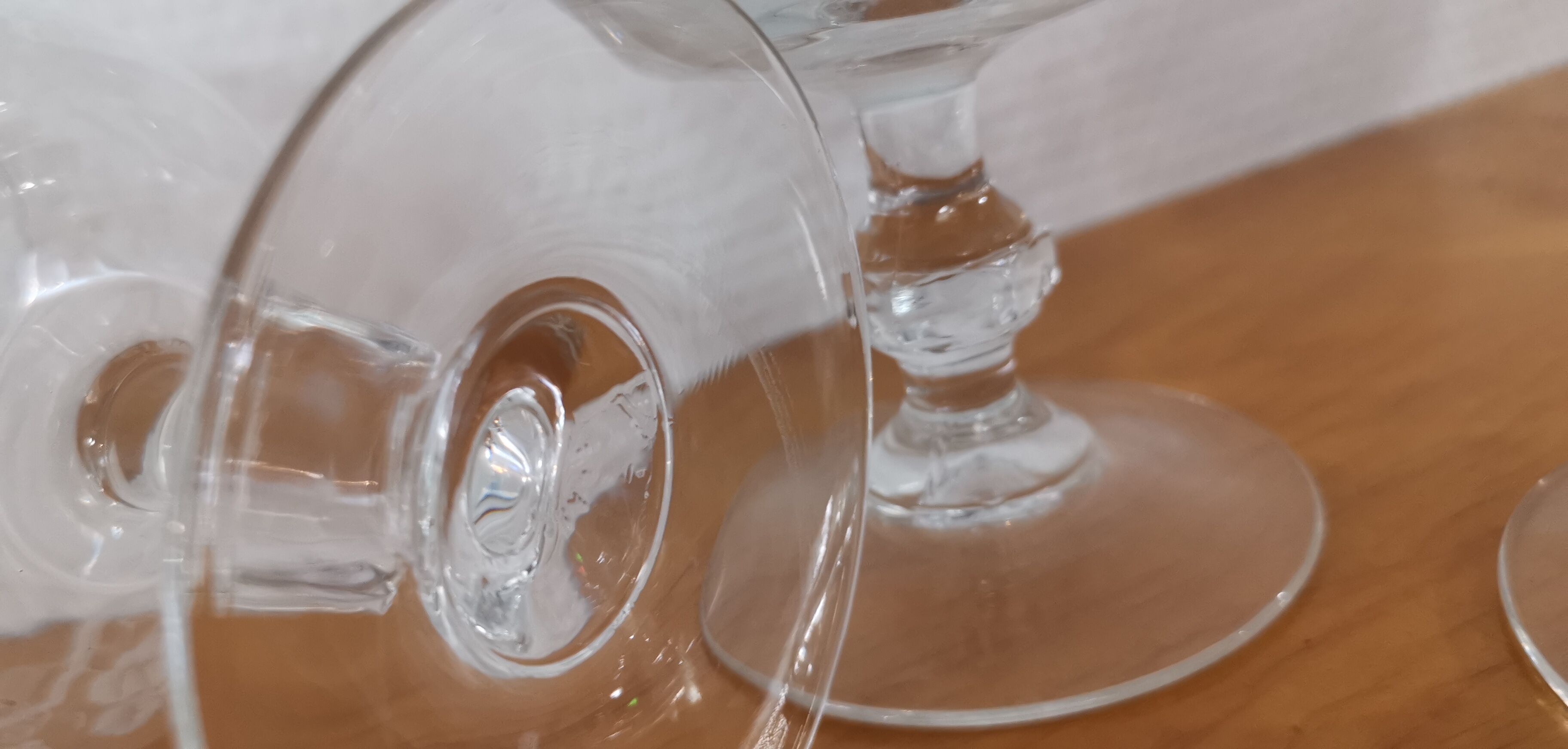 Set of 6 water glasses on feet, grape decoration and Luminarc vine shoot