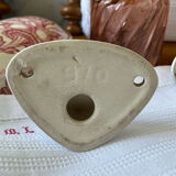 Pair of ceramic hooks