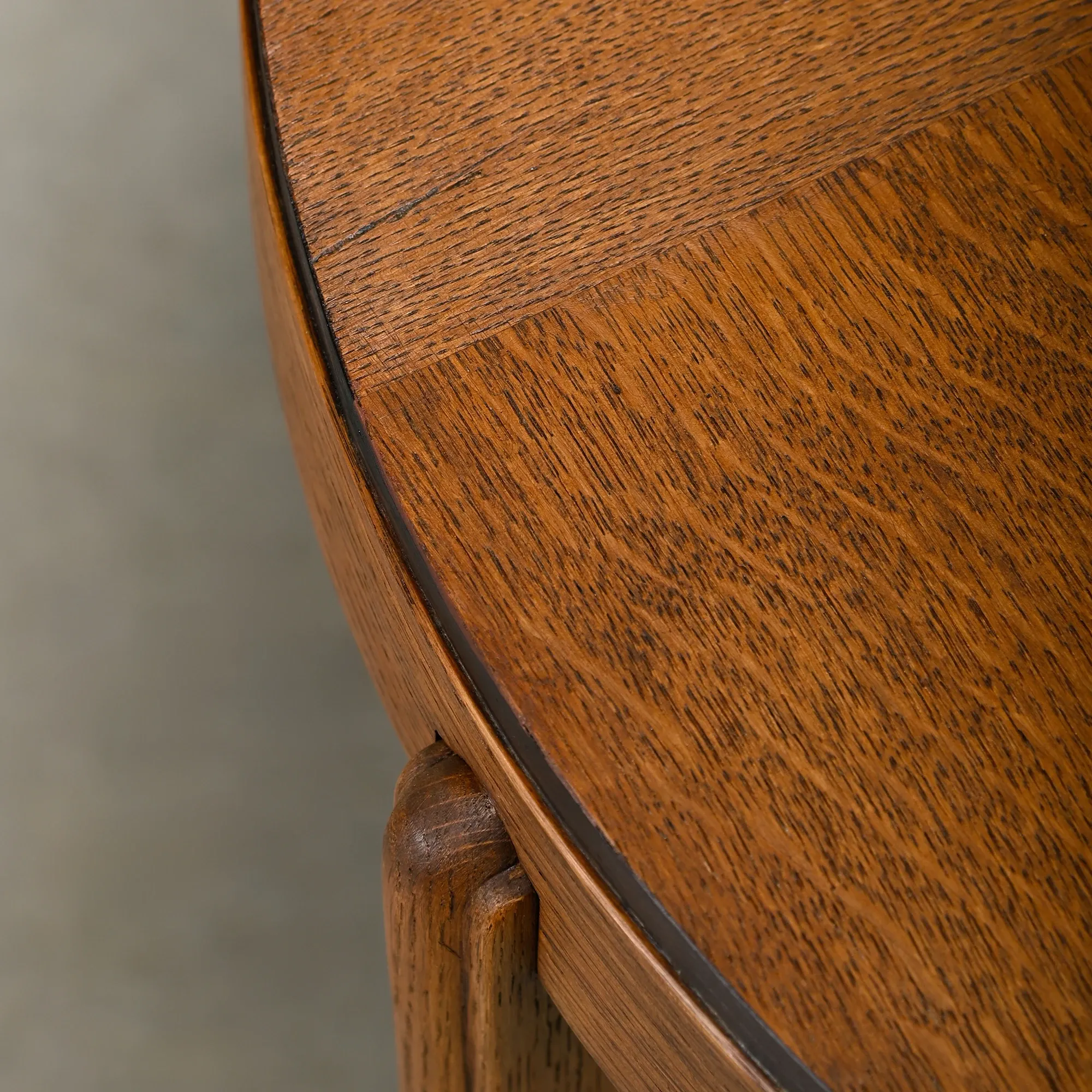 Dutch Art Deco Modernist Amsterdam School side table in Oak