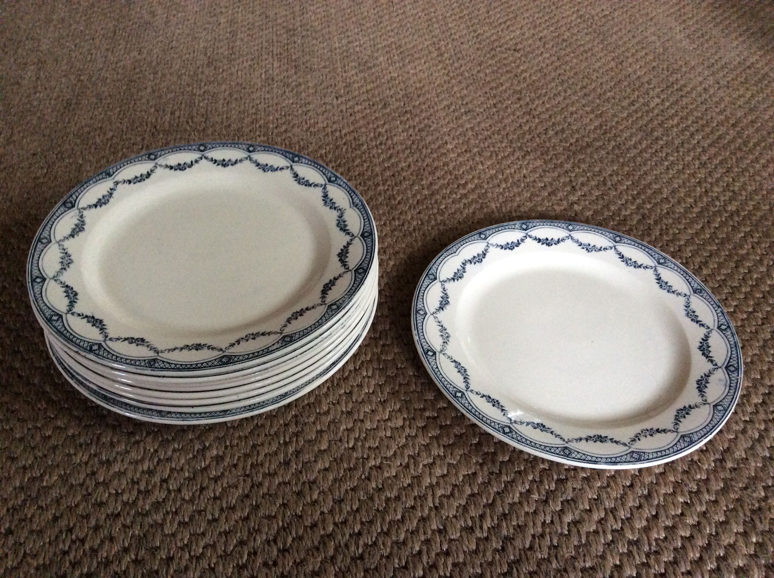 Series of 9 plates Terre de fer