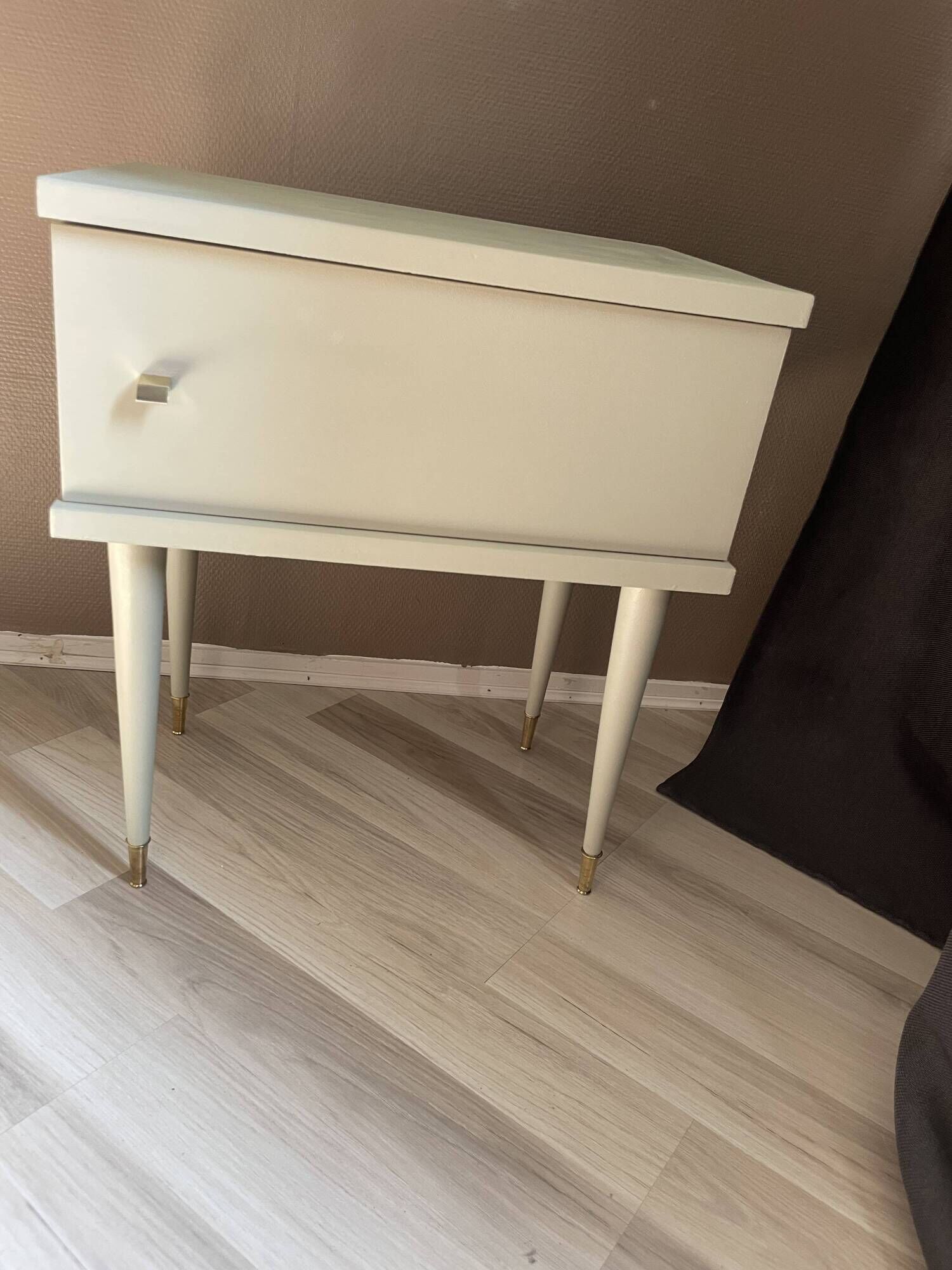 Table de chevet