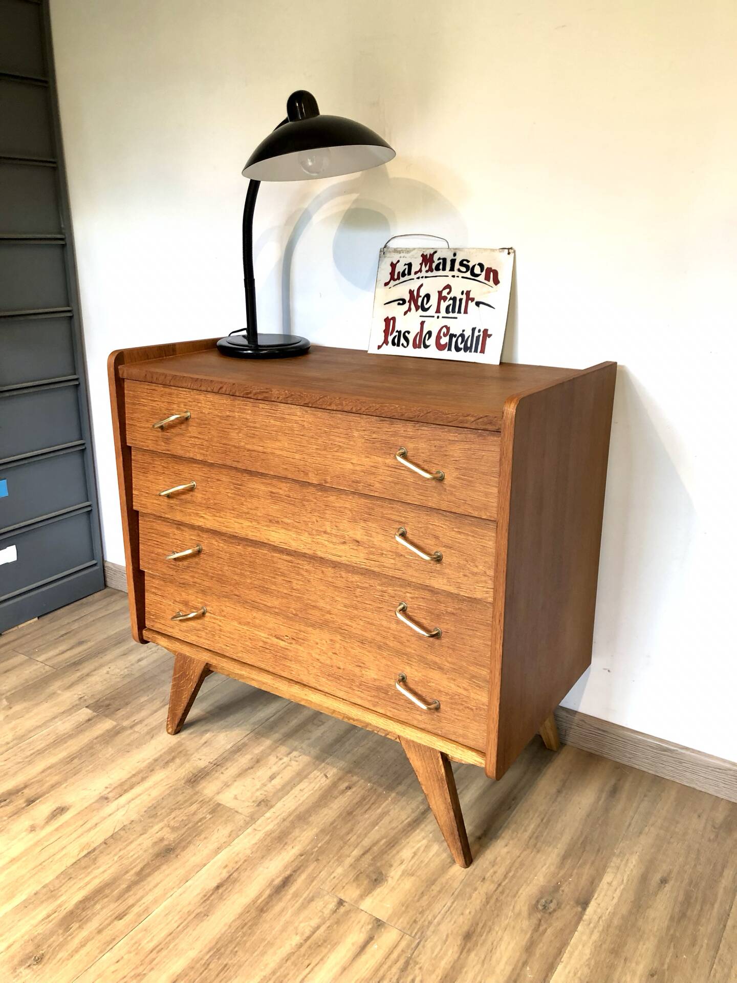 Chest of drawers