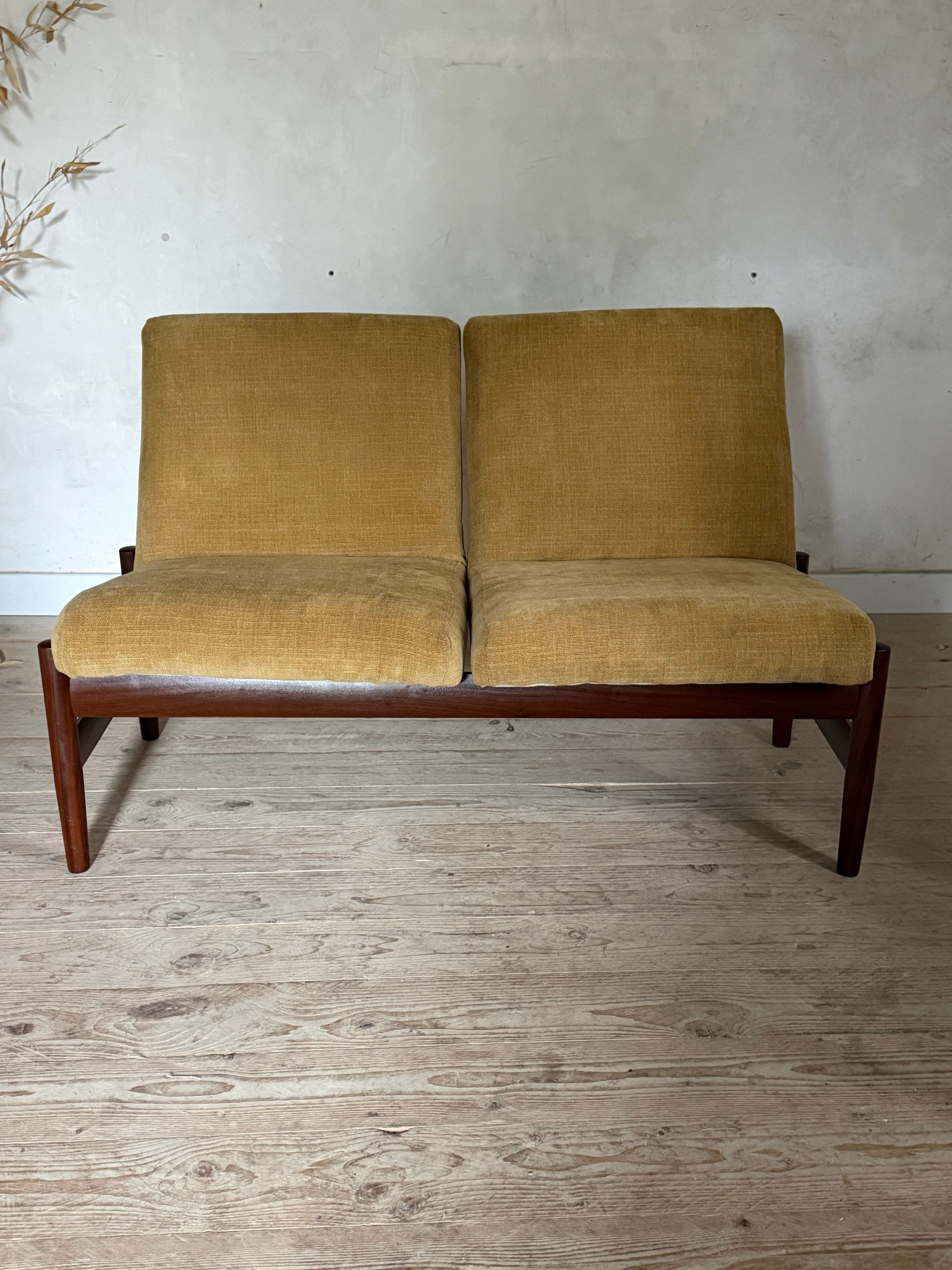 Banquette scandinave vintage velours jaune