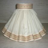 Lined skirted lampshade