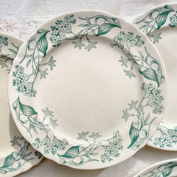 Lot de 6 Assiettes Plates Anciennes Terre de Fer ''Lilas'' Longchamp XIXe