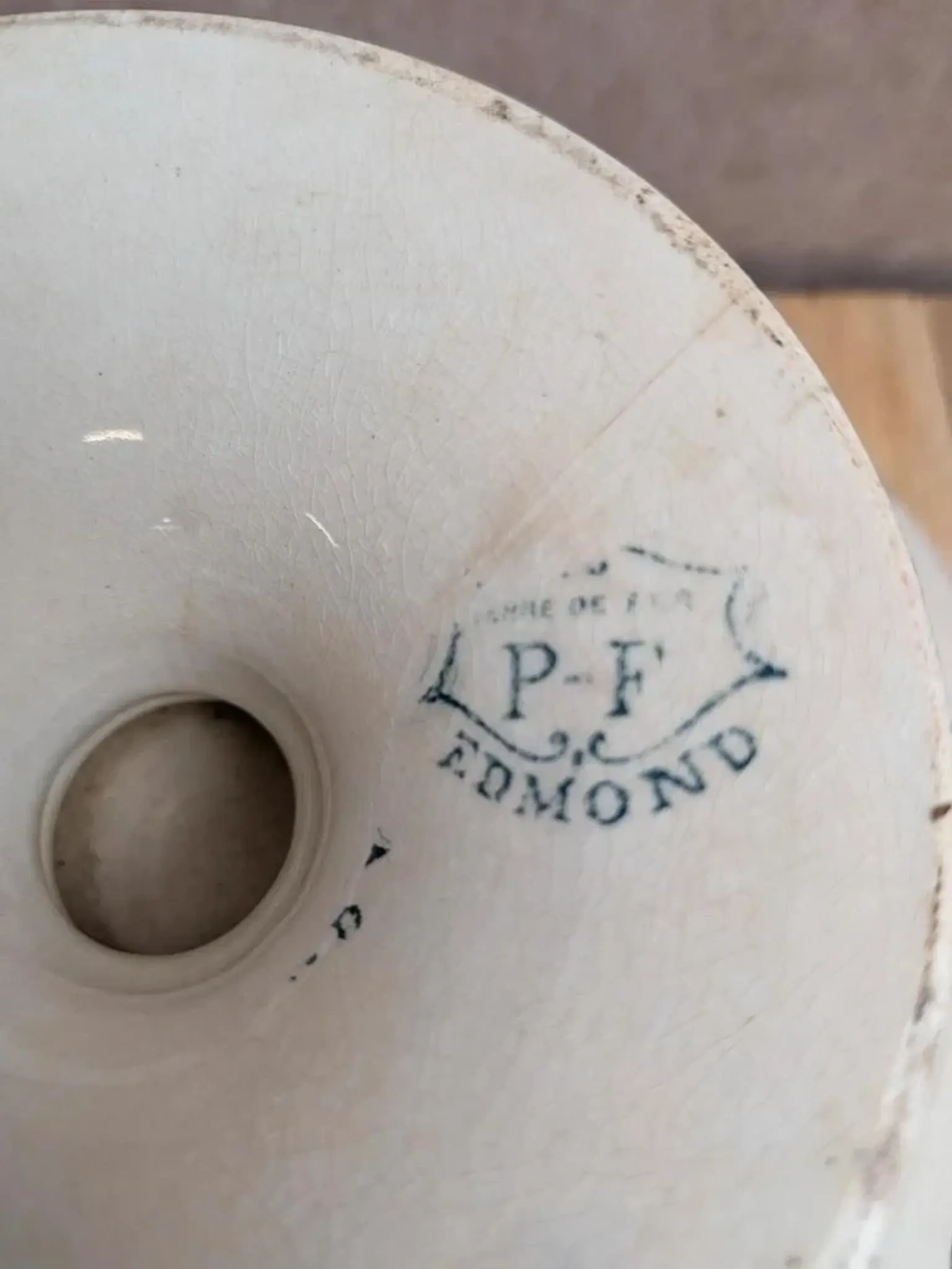 Magnificent antique footed compote in ironstone, signed P.f, model Edmond.