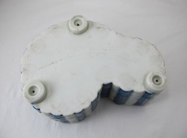 Ancienne jardinière en porcelaine bleu blanc Chinois ou Japonais fin 19è ou début 20è siècle