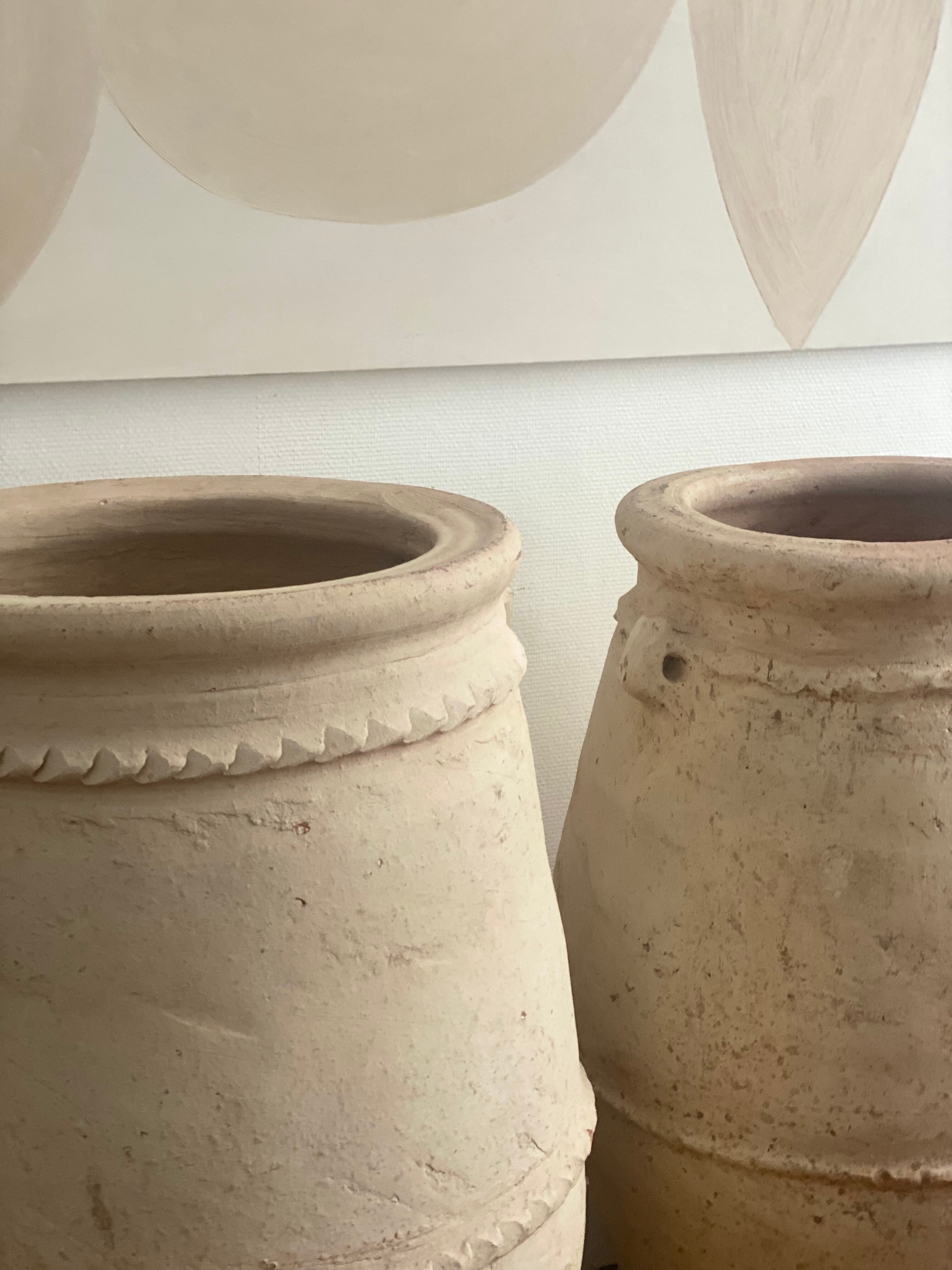 Rustic jar in bleached terracotta pottery xl