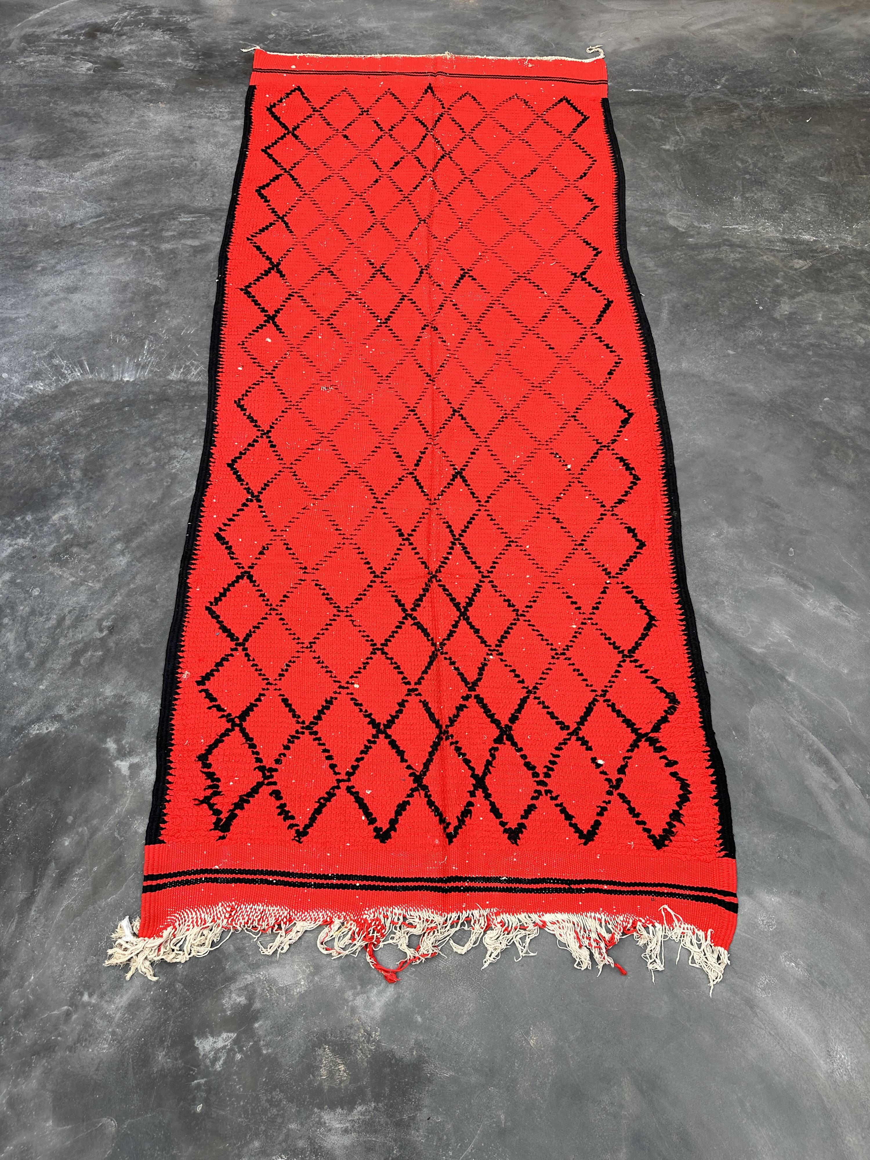 Moroccan carpet boujad red - 152 x 355 cm