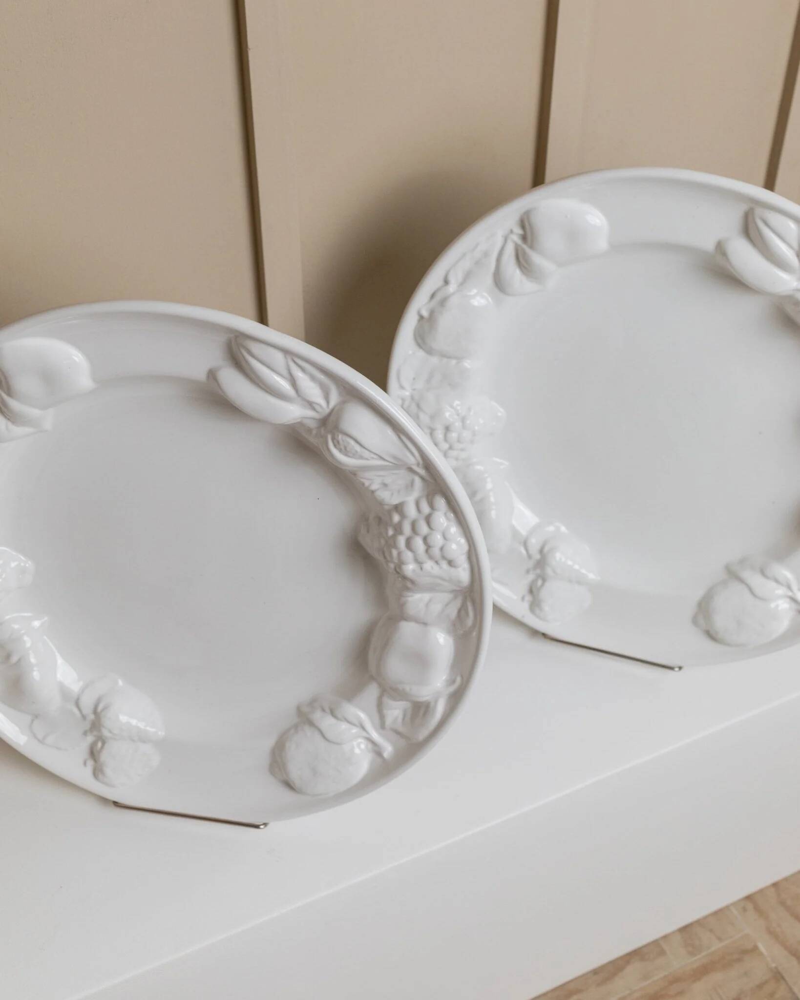 Set of 2 White Ceramic Plates with Sculpted Fruit Relief – Vintage Italy 1980s Mid-Century Decor