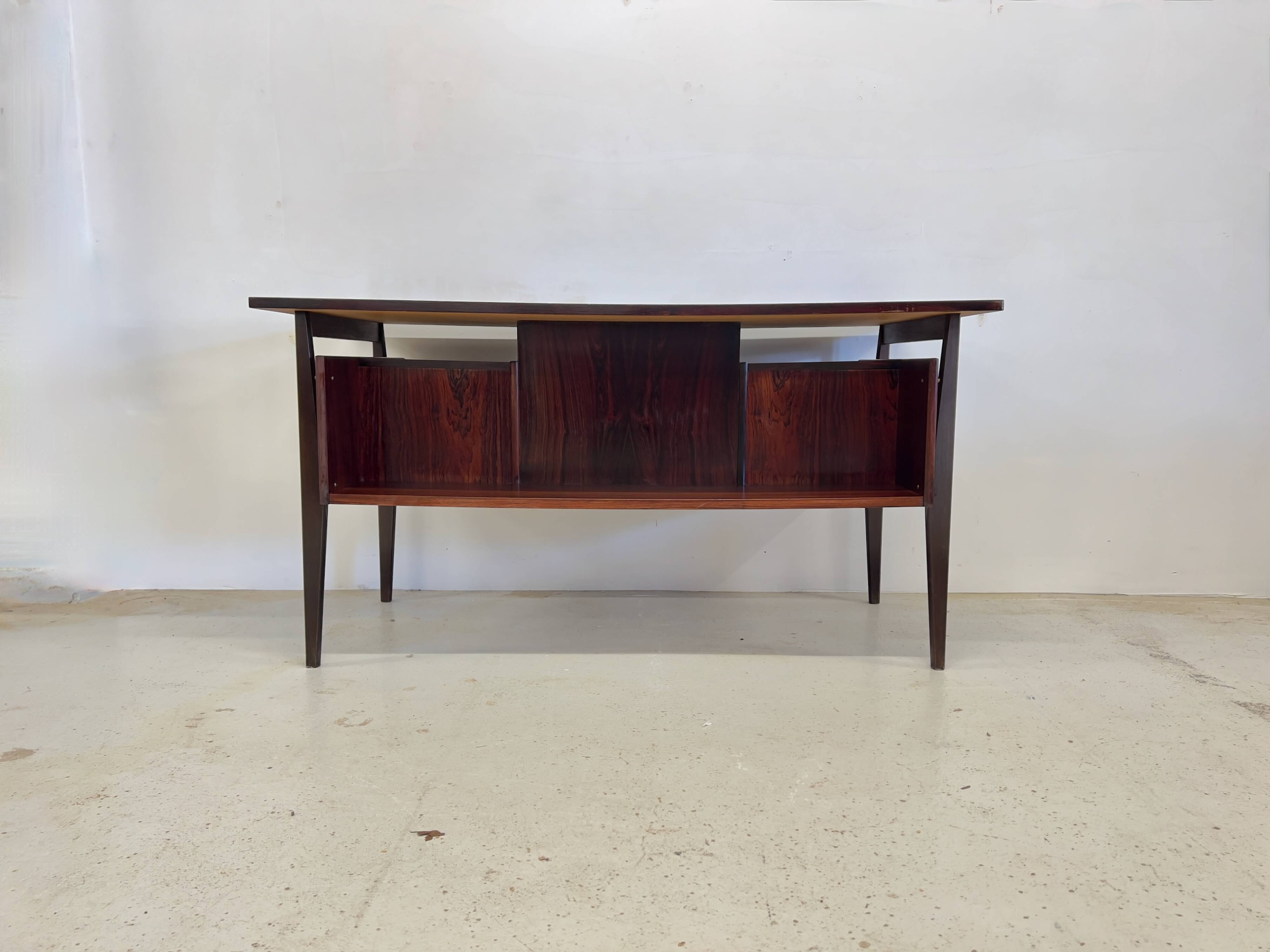 Bureau en palissandre par Gunnar Nielsen pour Tibergaard, années 1960.