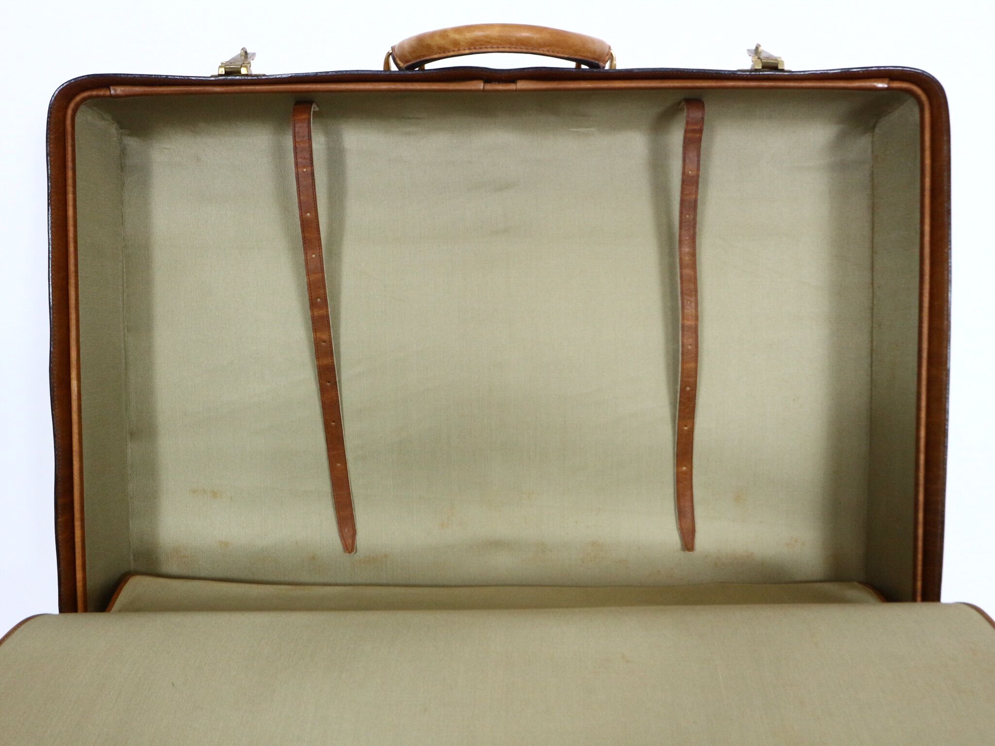 Set three vintage leather suitcases