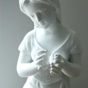 Nicolas Lecorney – Girl picking a daisy, biscuit porcelain, late 19th c.