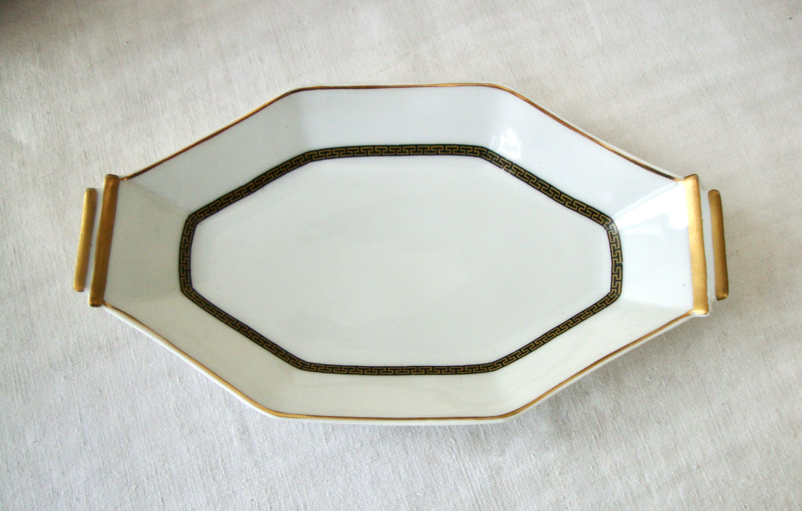 Porcelain plates for 12 people