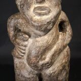 Figure anthropomorphe en pierre volcanique art tribal africain Côte d’Ivoire XVIIIe siècle