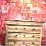 Walnut chest of drawers