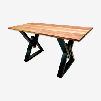 Solid wood table Walnut France