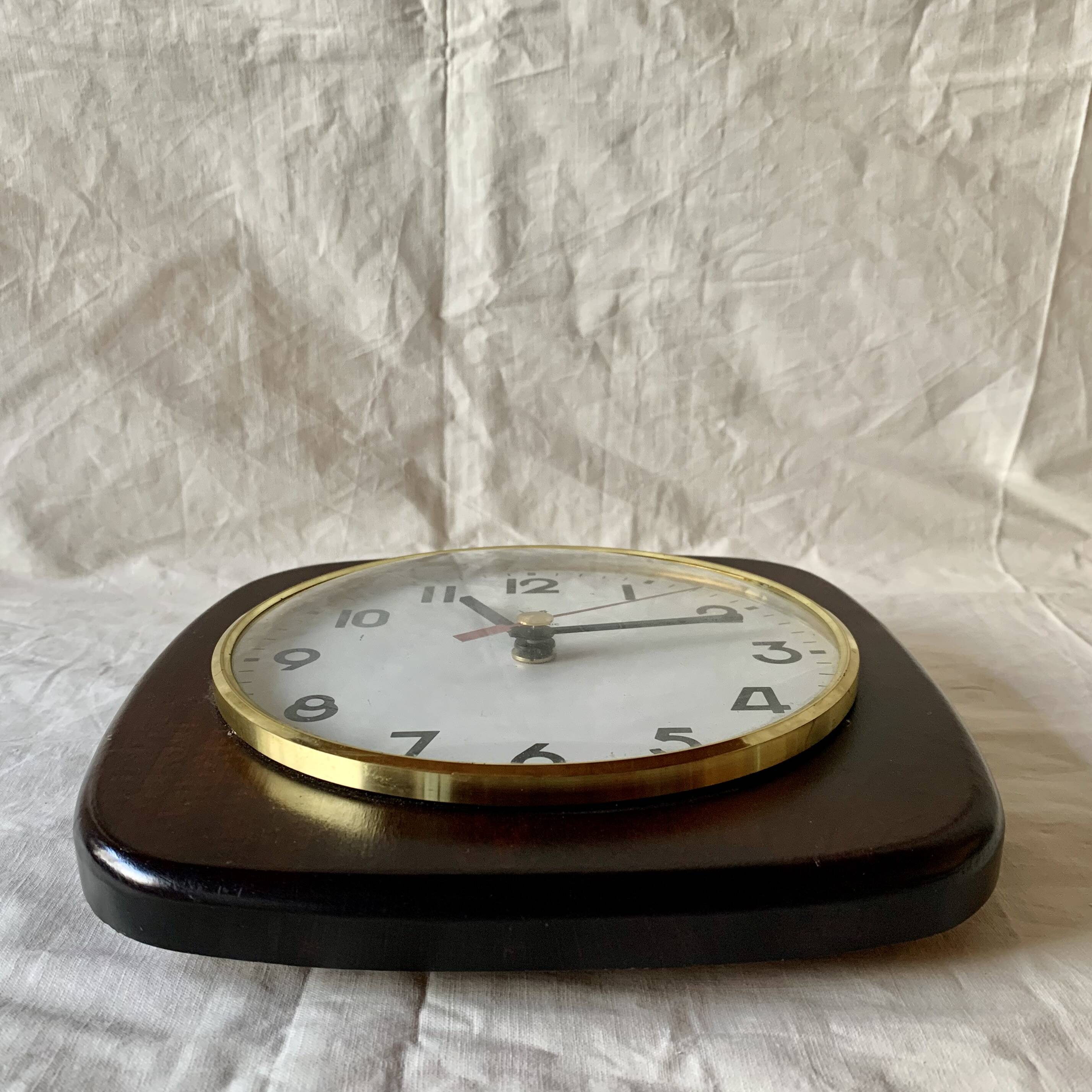 Jaz Electronic vintage wooden wall clock