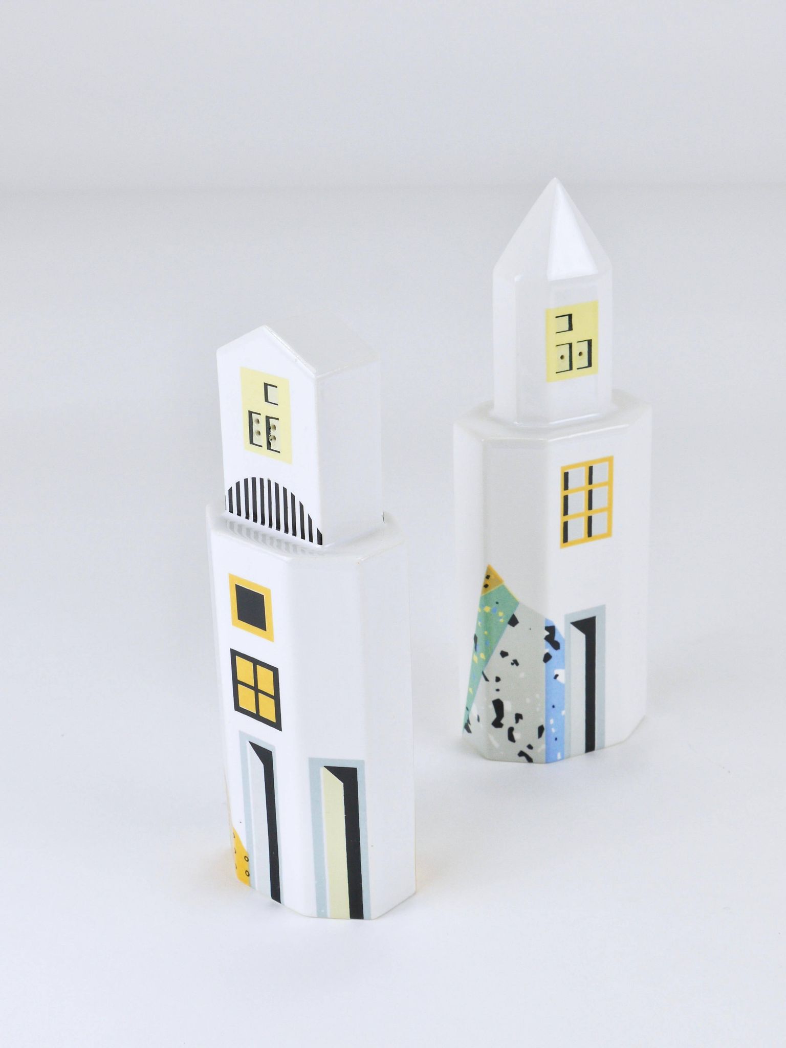 Heide Warlamis salt and pepper shakers skyscrapers postmodern, Vienna collection 1990