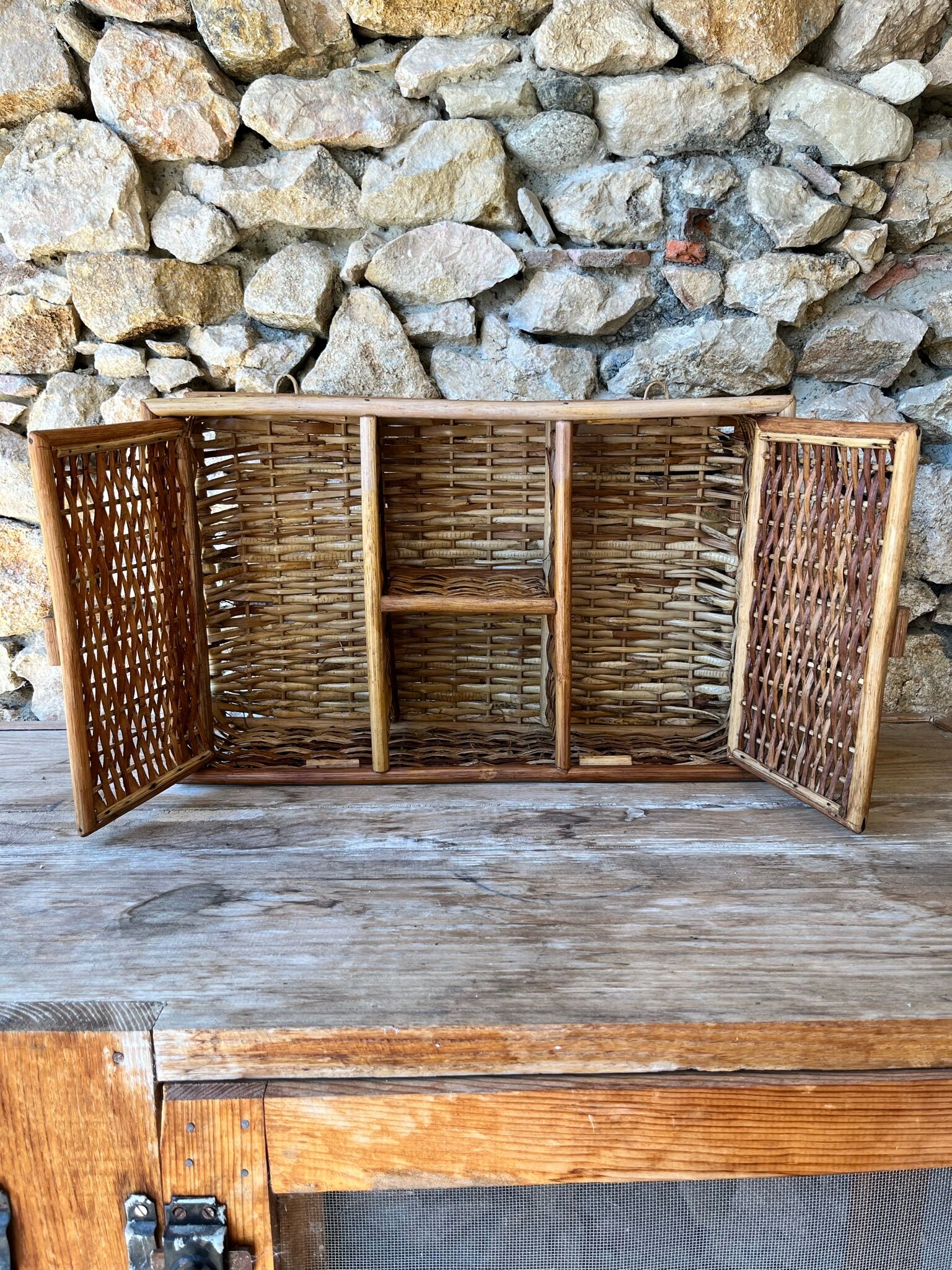 Bamboo and rattan shelf 2 doors
