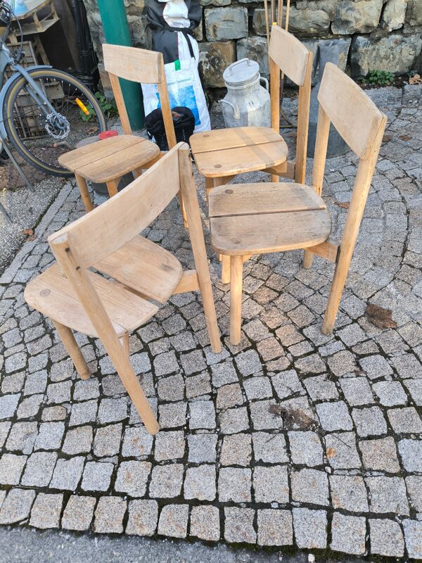 Série de 4 chaises modèle grain de café par pierre gautier delaye 1965