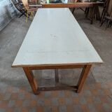 Farm table