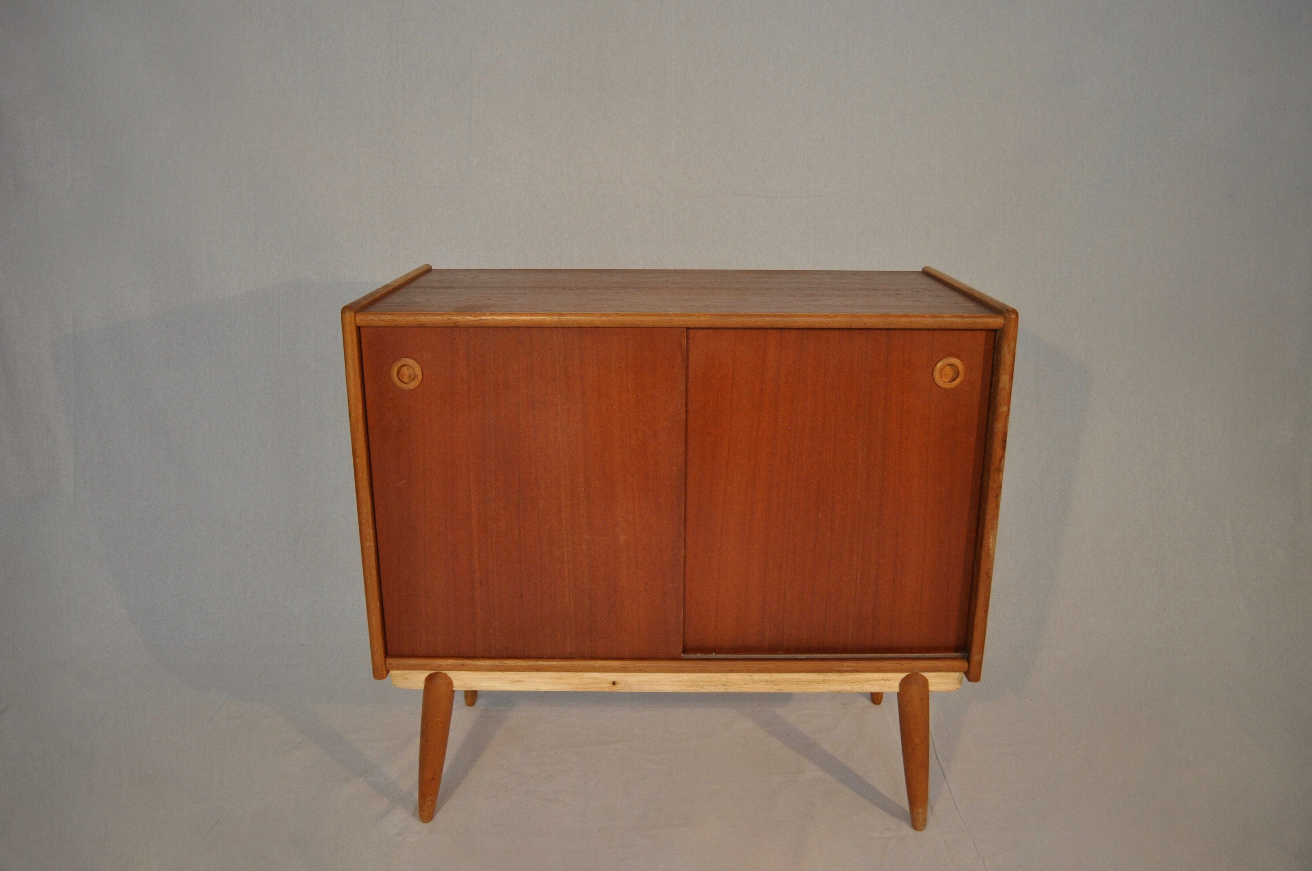 Buffet scandinave en teck, Suède 1950's