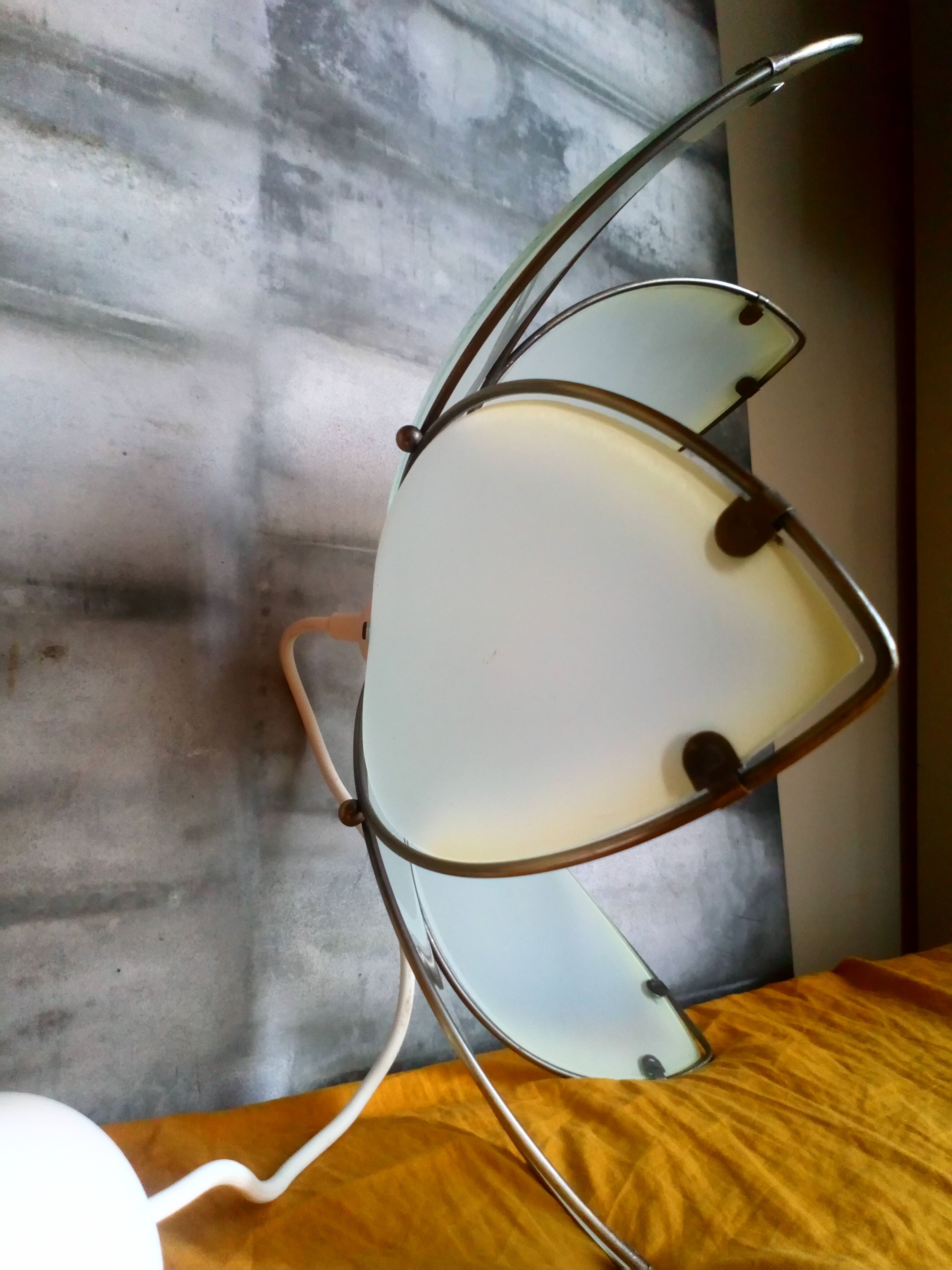 Daisy suspension shortbread glass and vintage brass