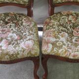Paire de chaises fleuries style Louis XV