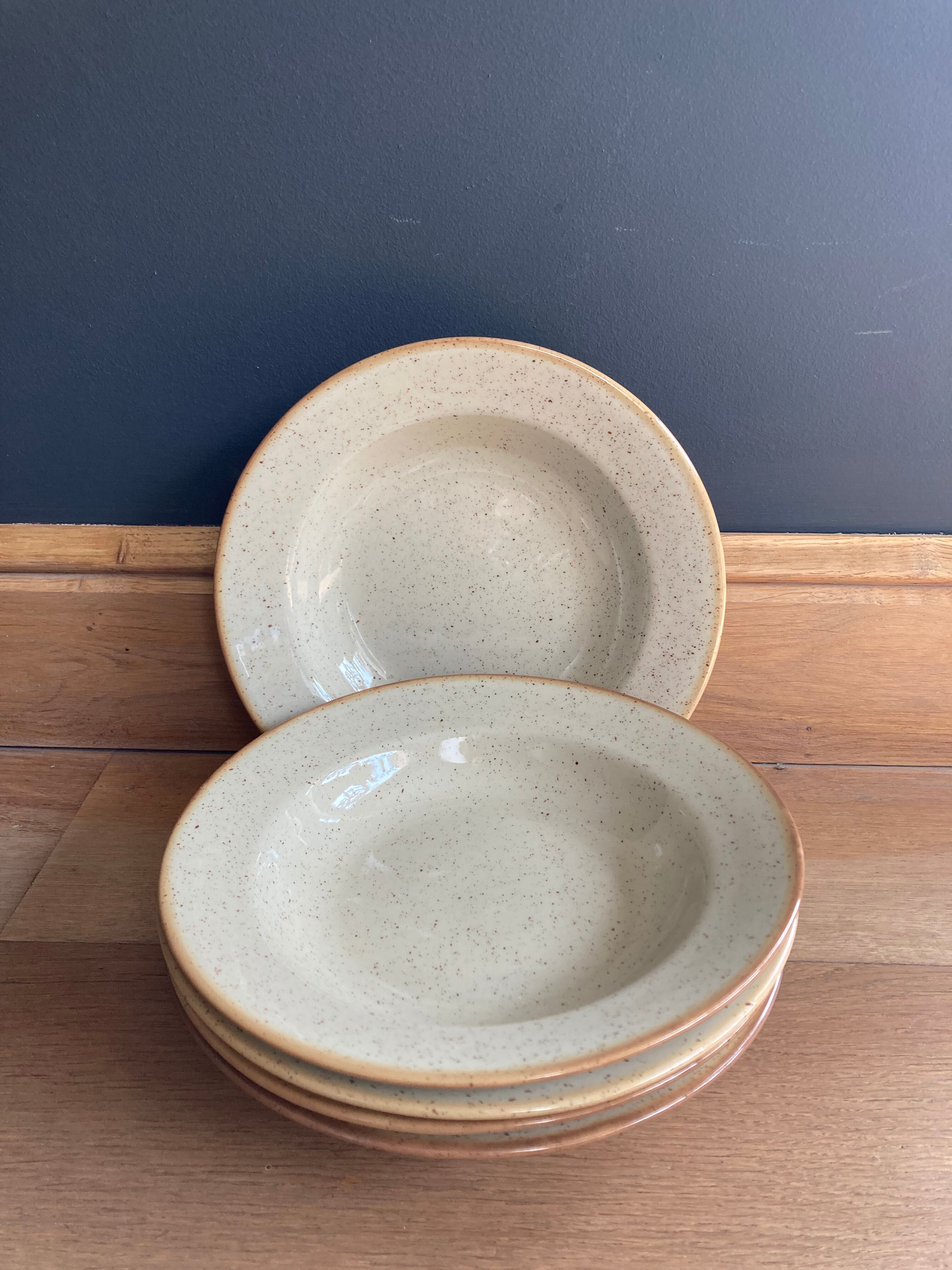 5 speckled hollow plates