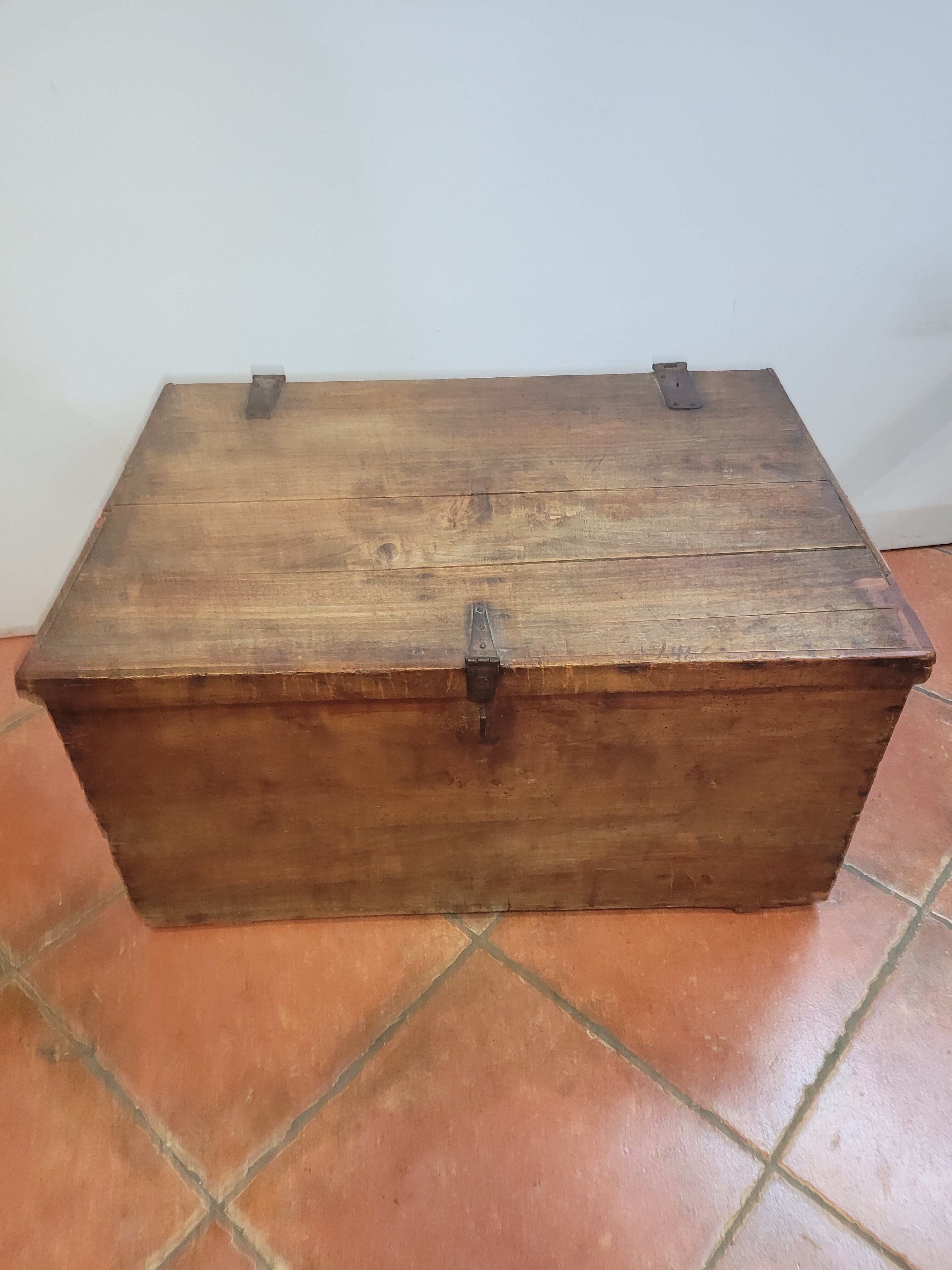 Antique wooden chest 68×49cms