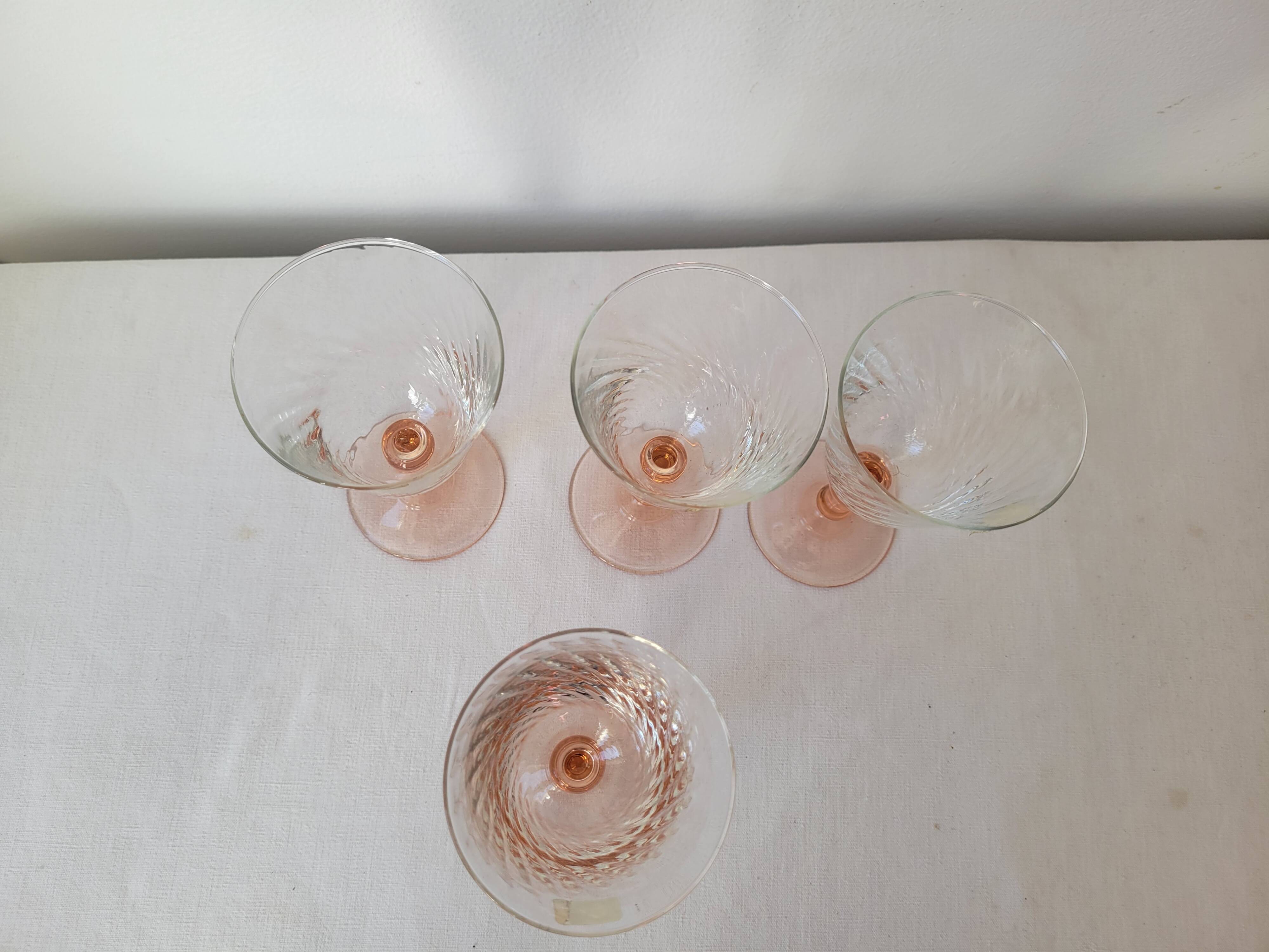 Set of 4 Rosaline Luminarc wine glasses