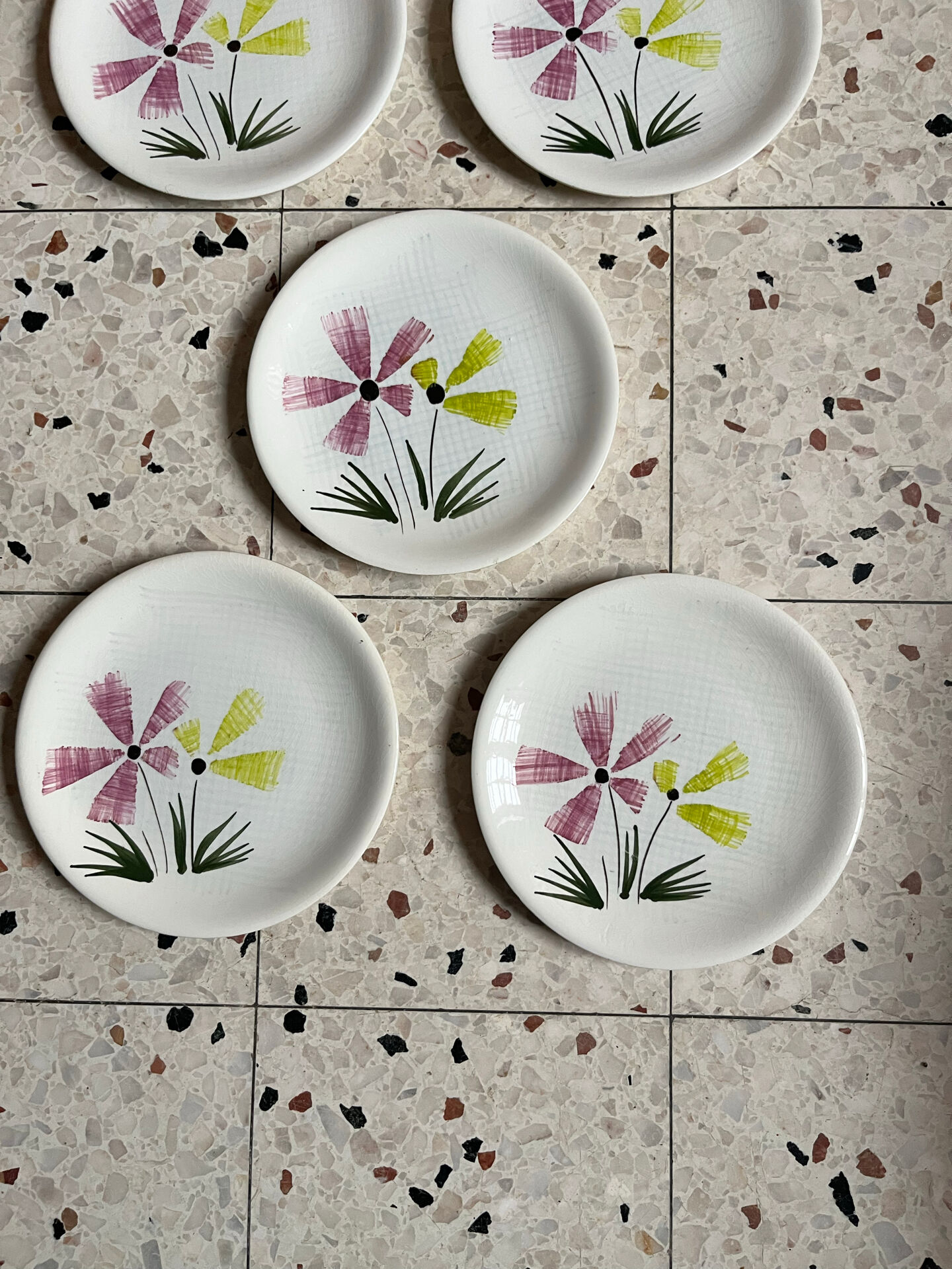 5 dessert plates