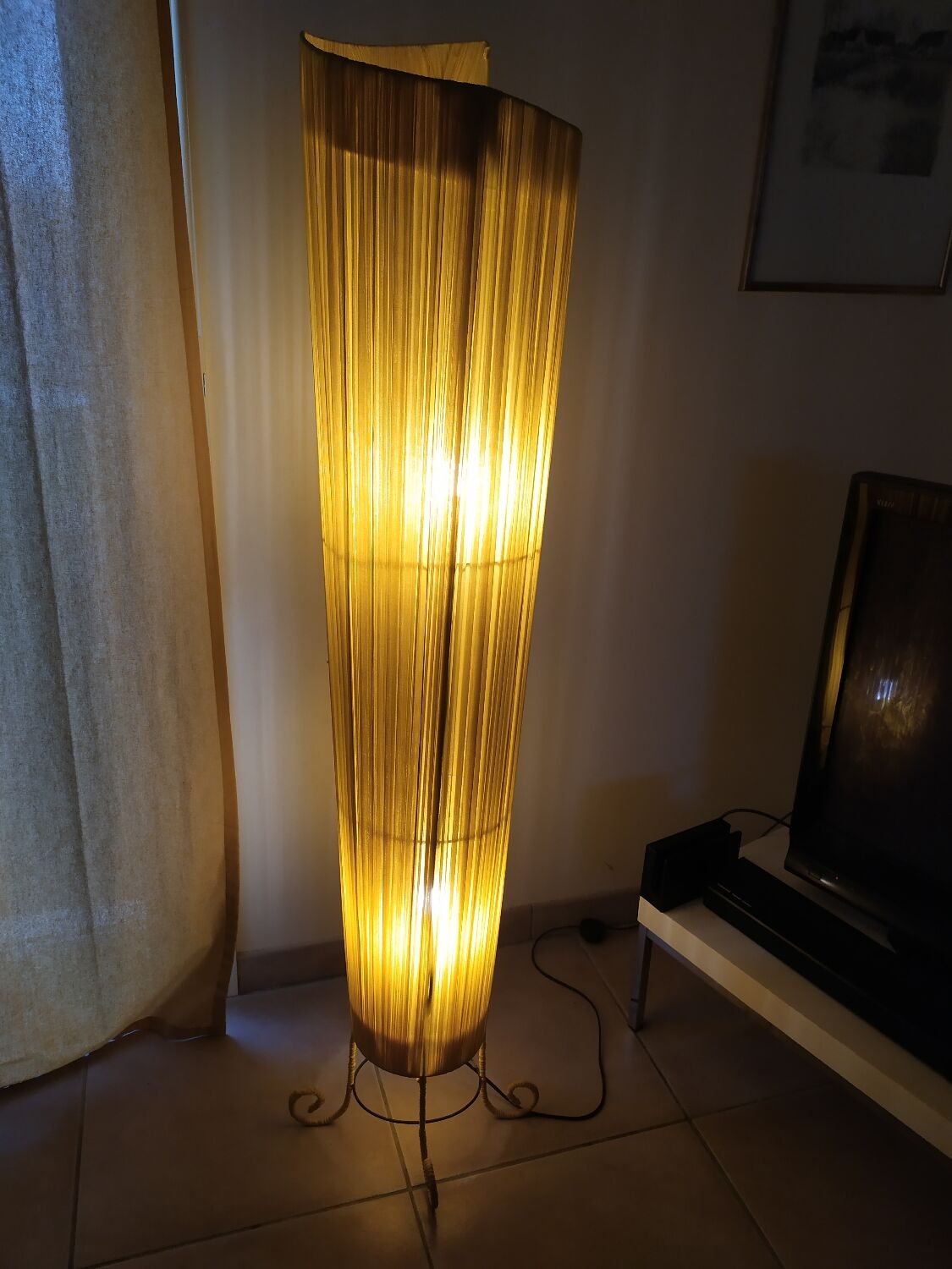 Lampadaire jaune