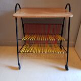 Serving table magazines rack with scoubidou