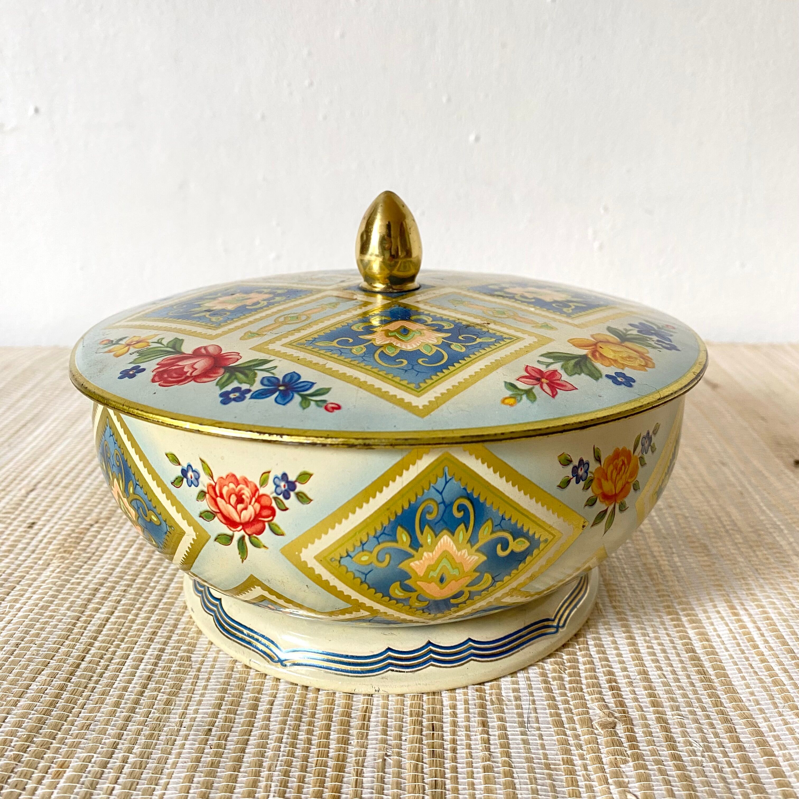 Candy box, metal biscuits 50- 60s