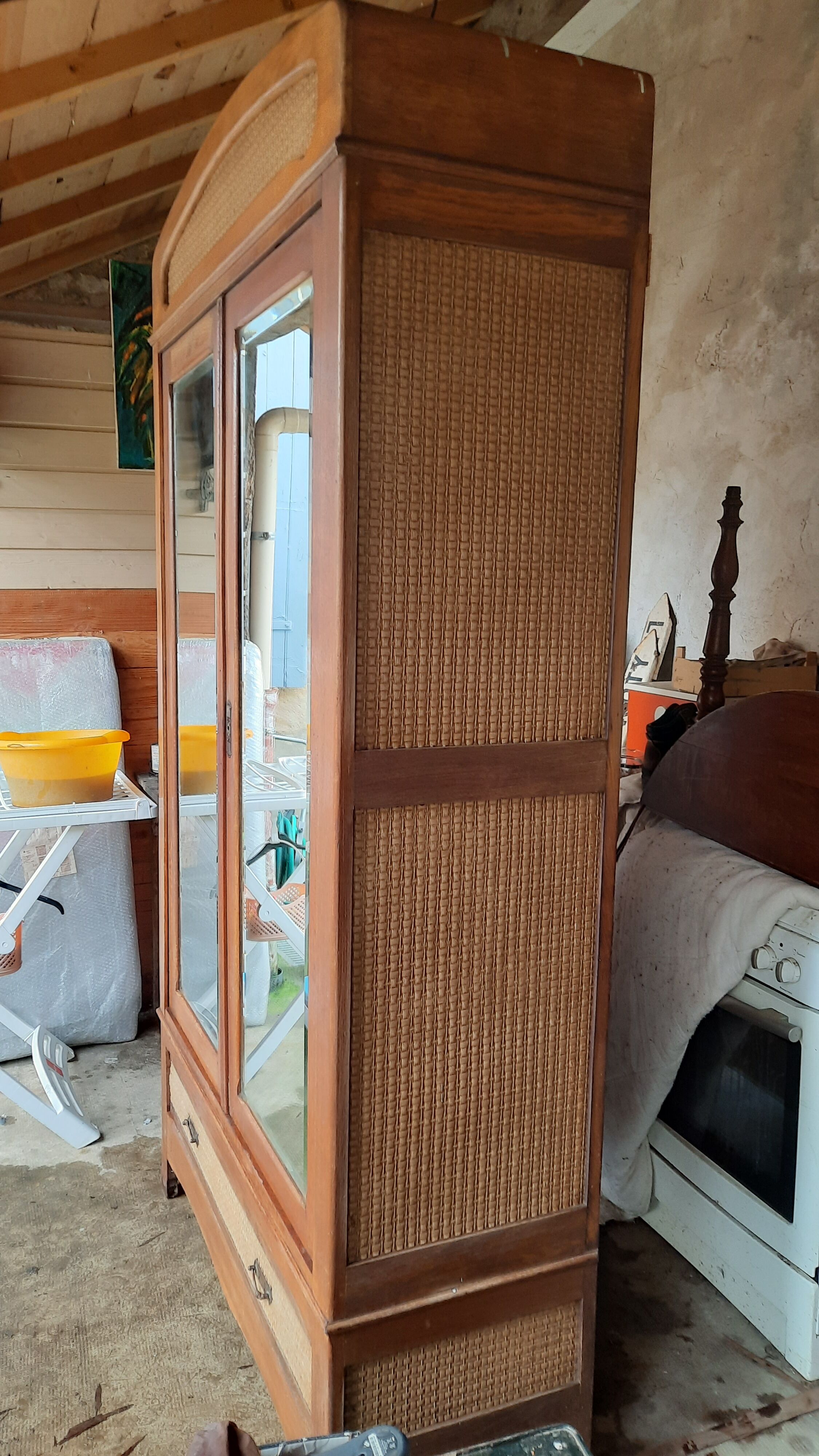 Armoire parisienne