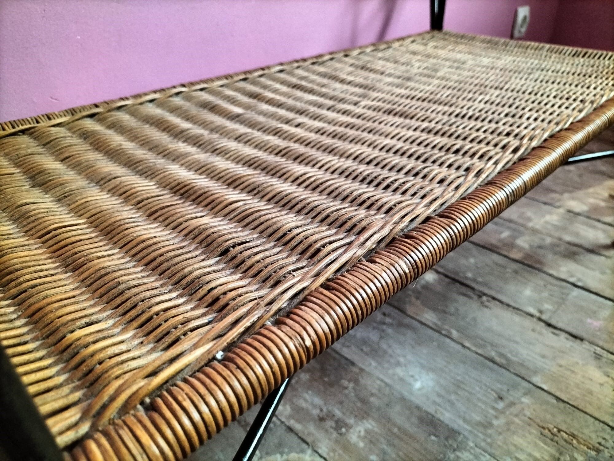 Coffee table in vintage glass and metal rattan