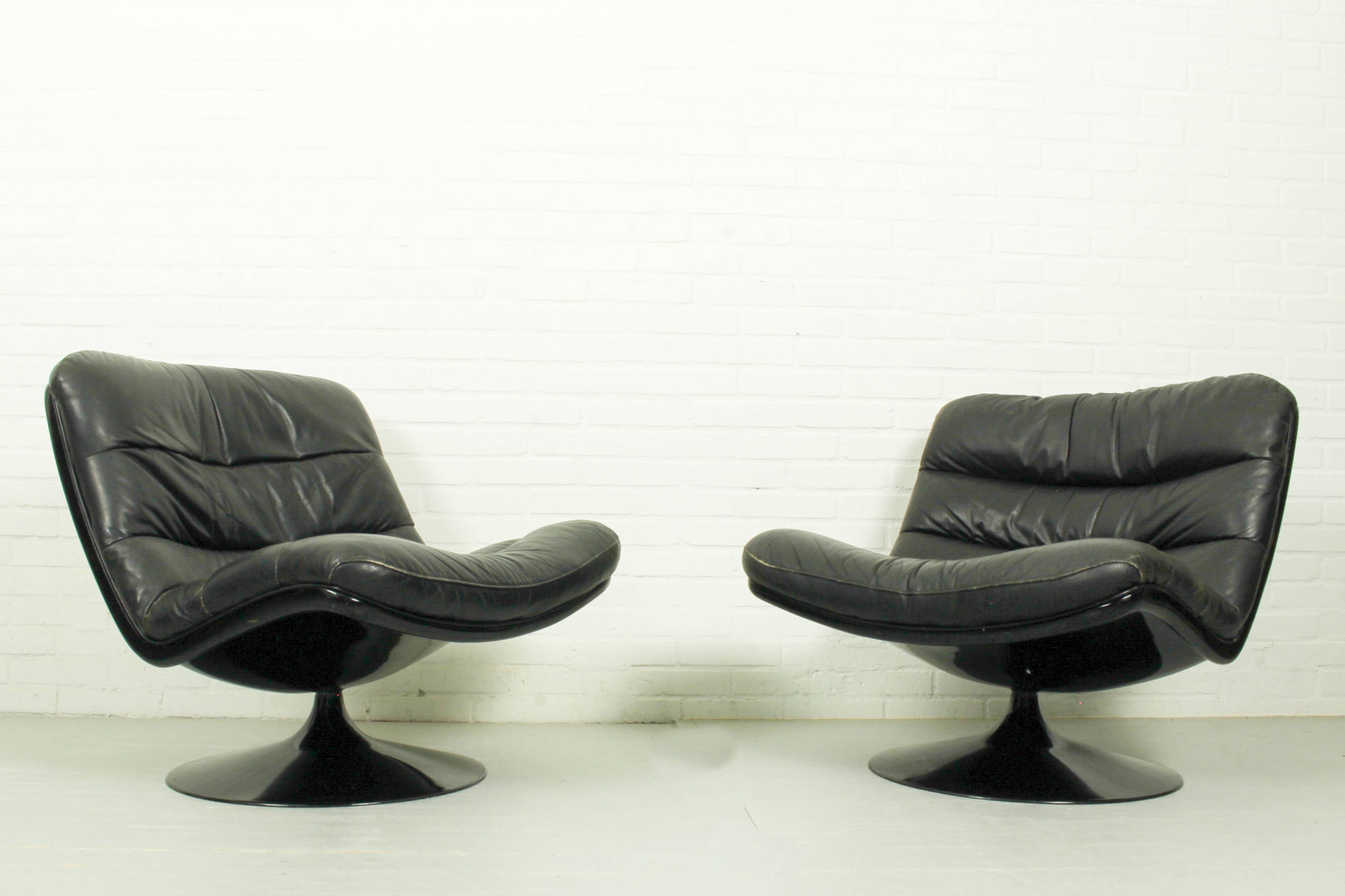 Set of 2 Vintage Dutch design F978 swivel chairs by Geoffrey Harcourt for A