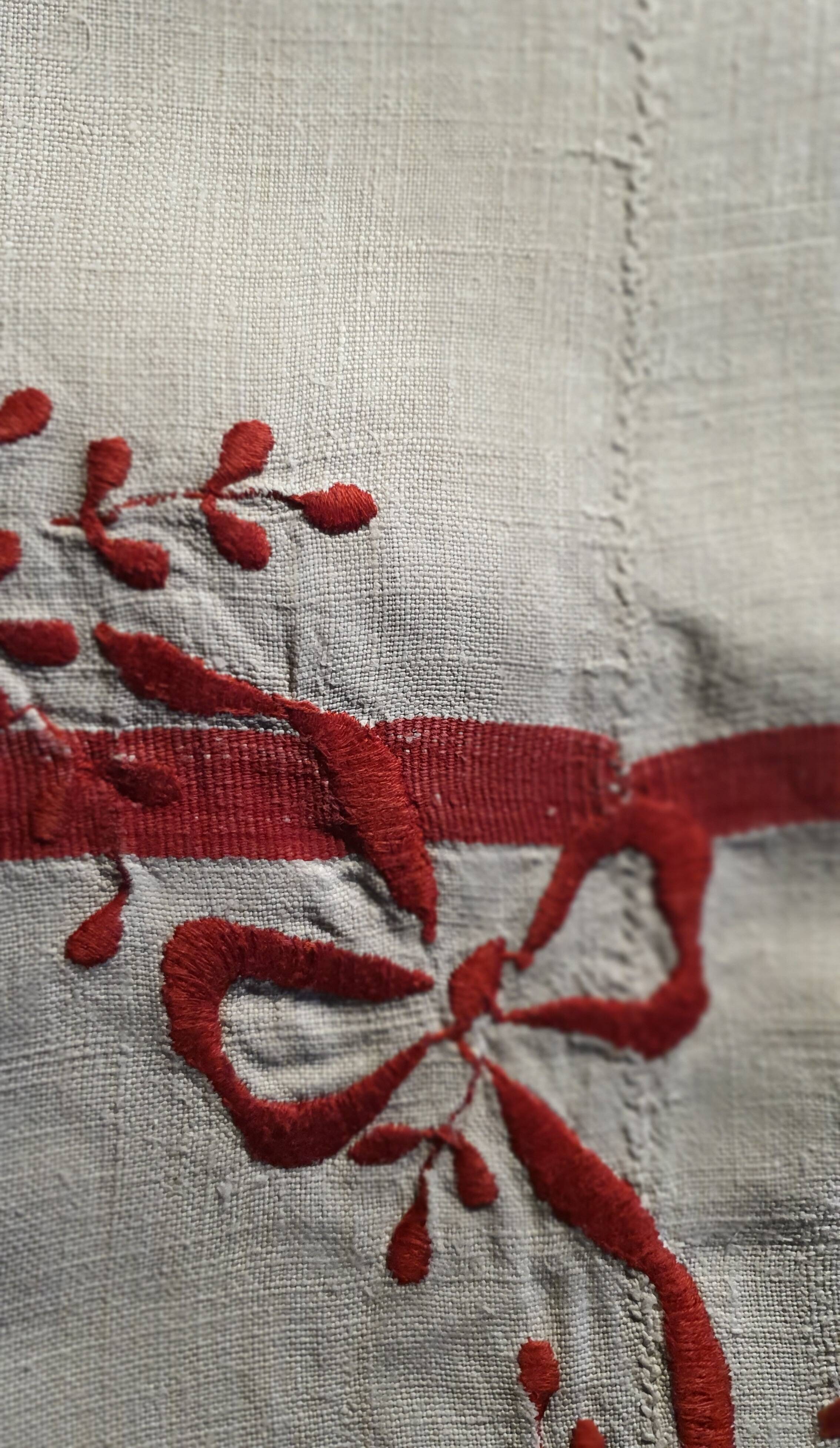 Antique tablecloth embroidered in kelsch